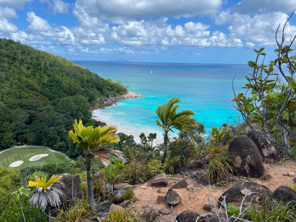 Praslin, Mont Plaisir to Anse Georgette  Nature Trail