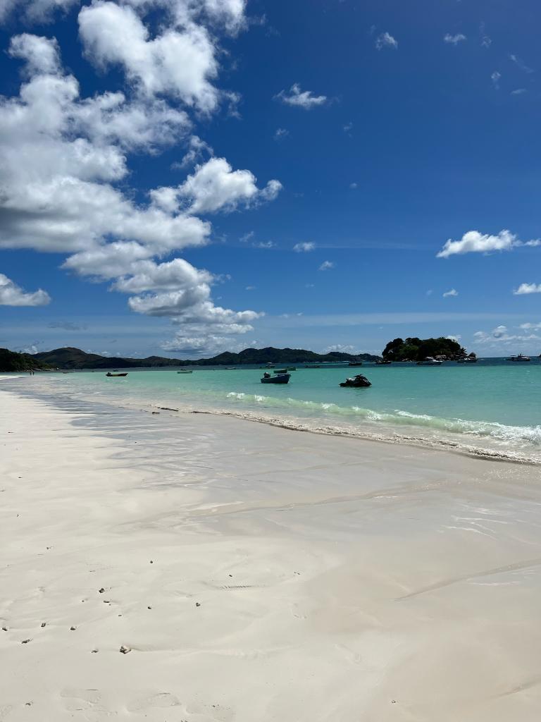 Praslin, Cote d ́Or Beach