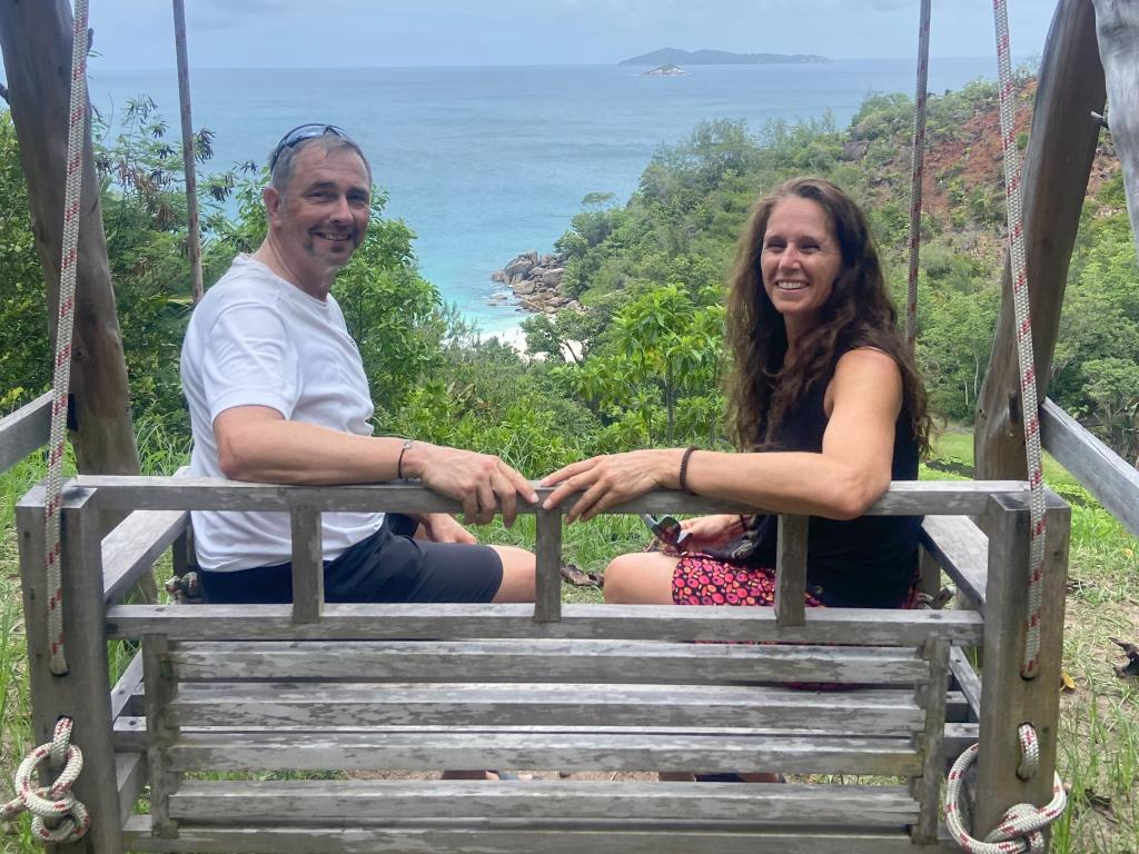 Praslin: Aussicht am Weg zu Anse Georgette (mit Golfplatz)