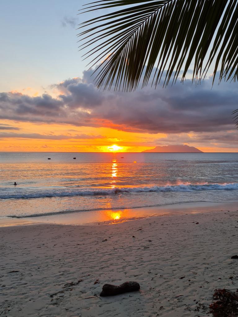 Sonnenuntergang am Beau Vallon