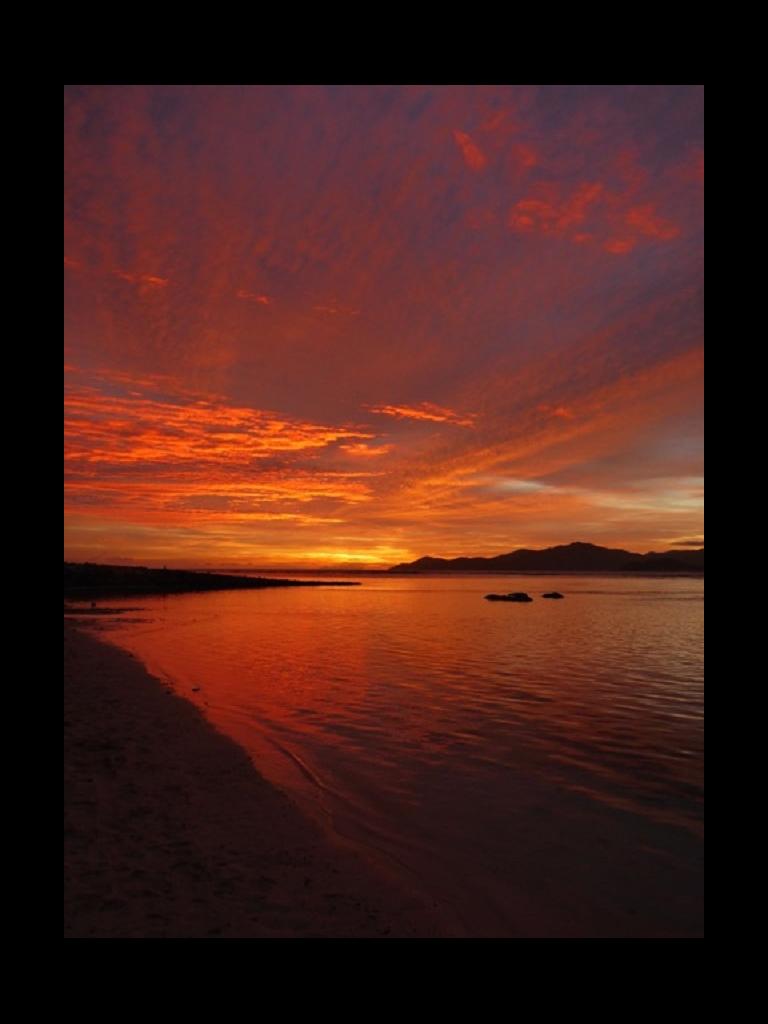 Sonnenuntergang an der Petite Anse auf La Digue