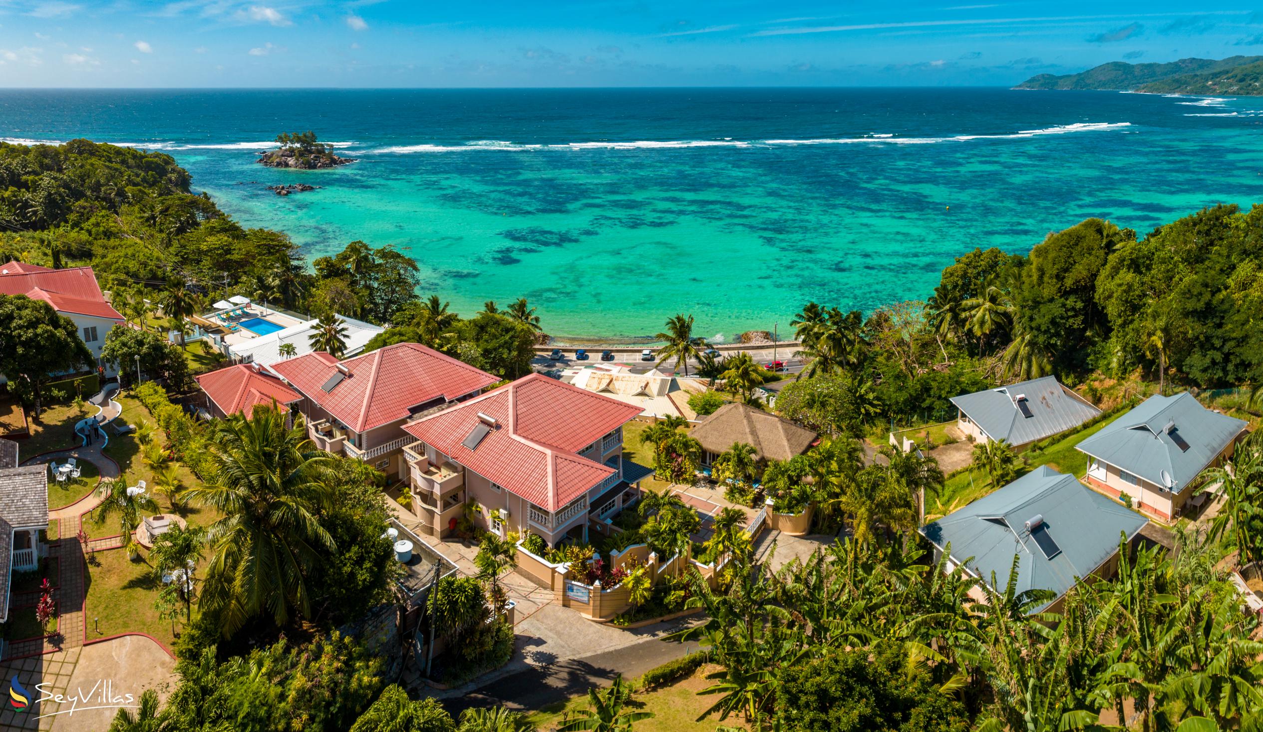 Photo 4: Au Fond de Mer View - Outdoor area - Mahé (Seychelles)