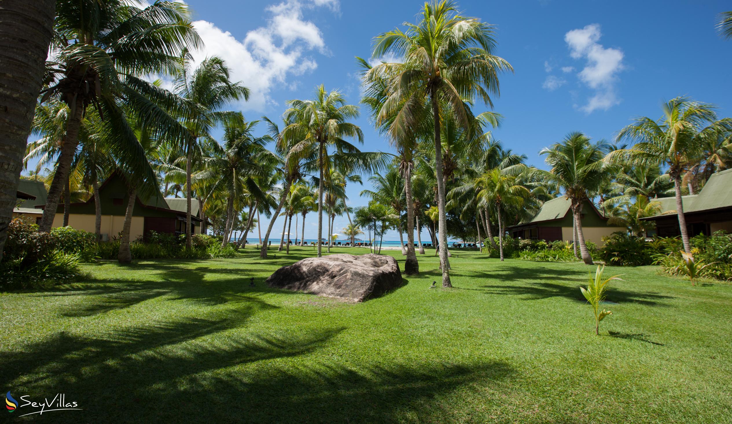 Photo 22: Paradise Sun Hotel - Outdoor area - Praslin (Seychelles)