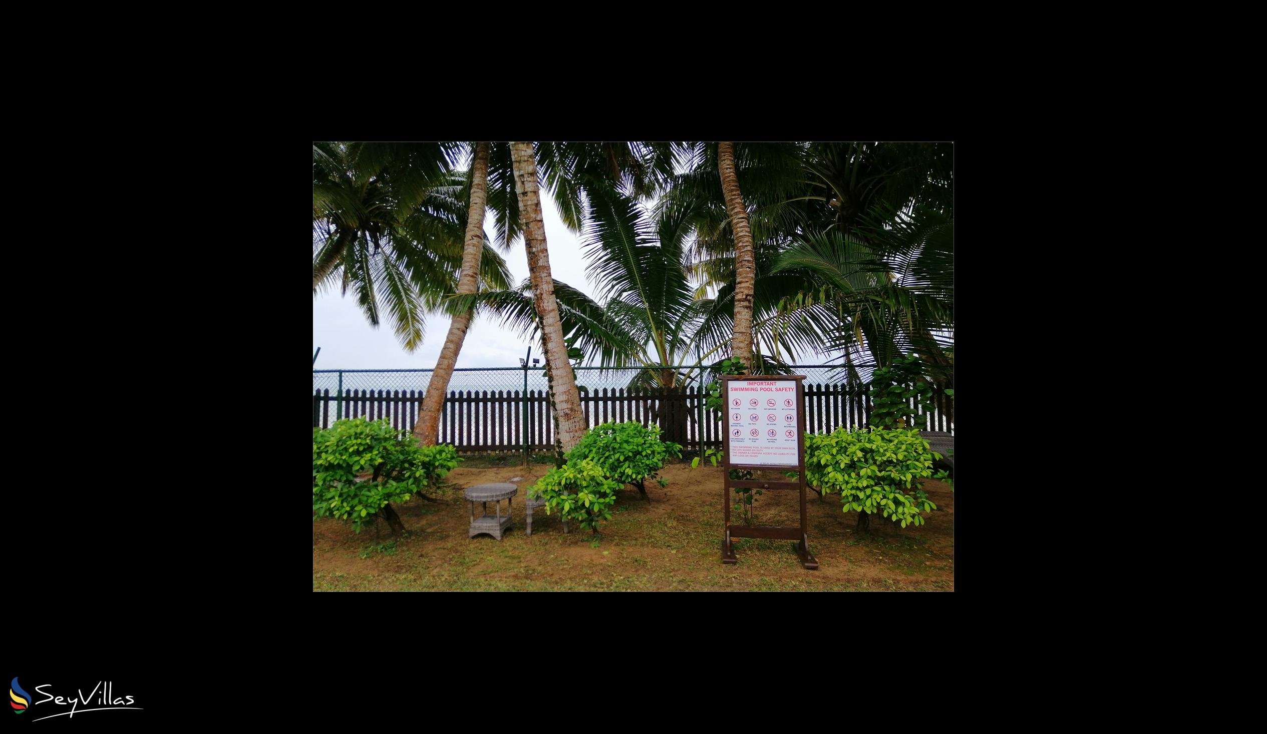 Photo 34: Le Relax Beach Resort - Outdoor area - Praslin (Seychelles)