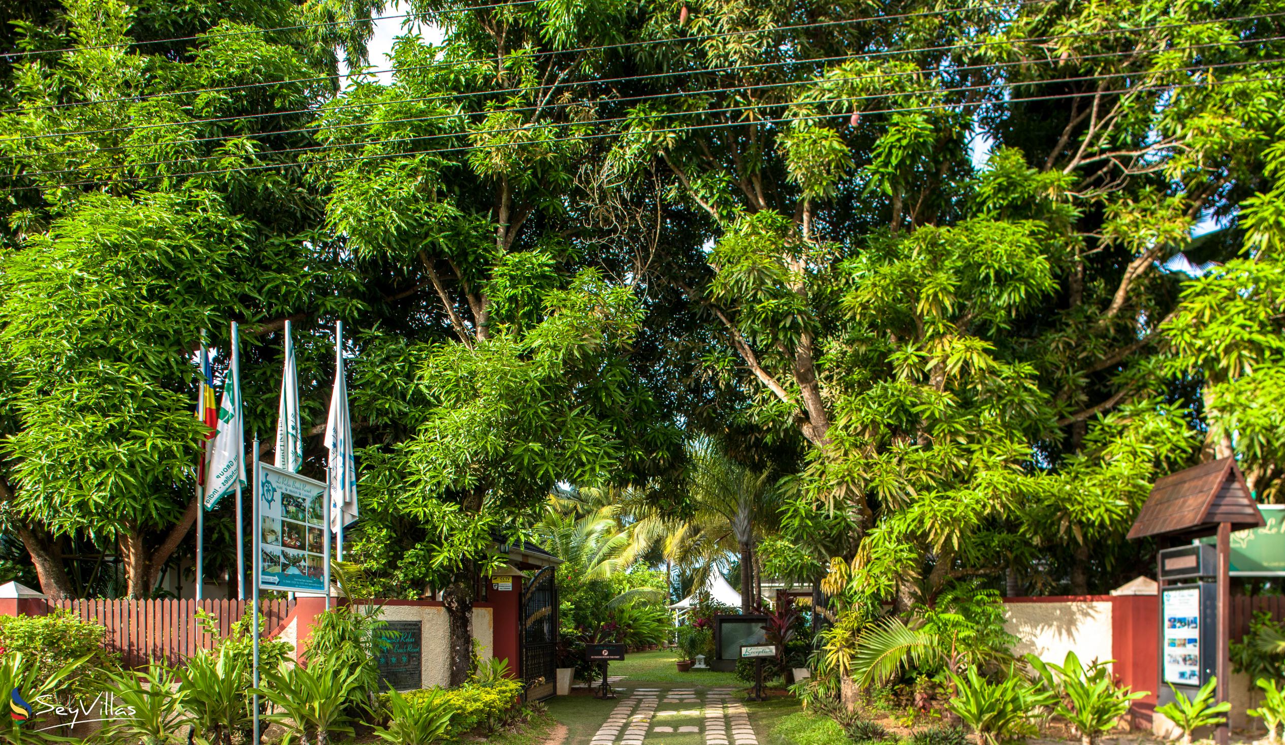 Photo 31: Le Relax Beach Resort - Outdoor area - Praslin (Seychelles)