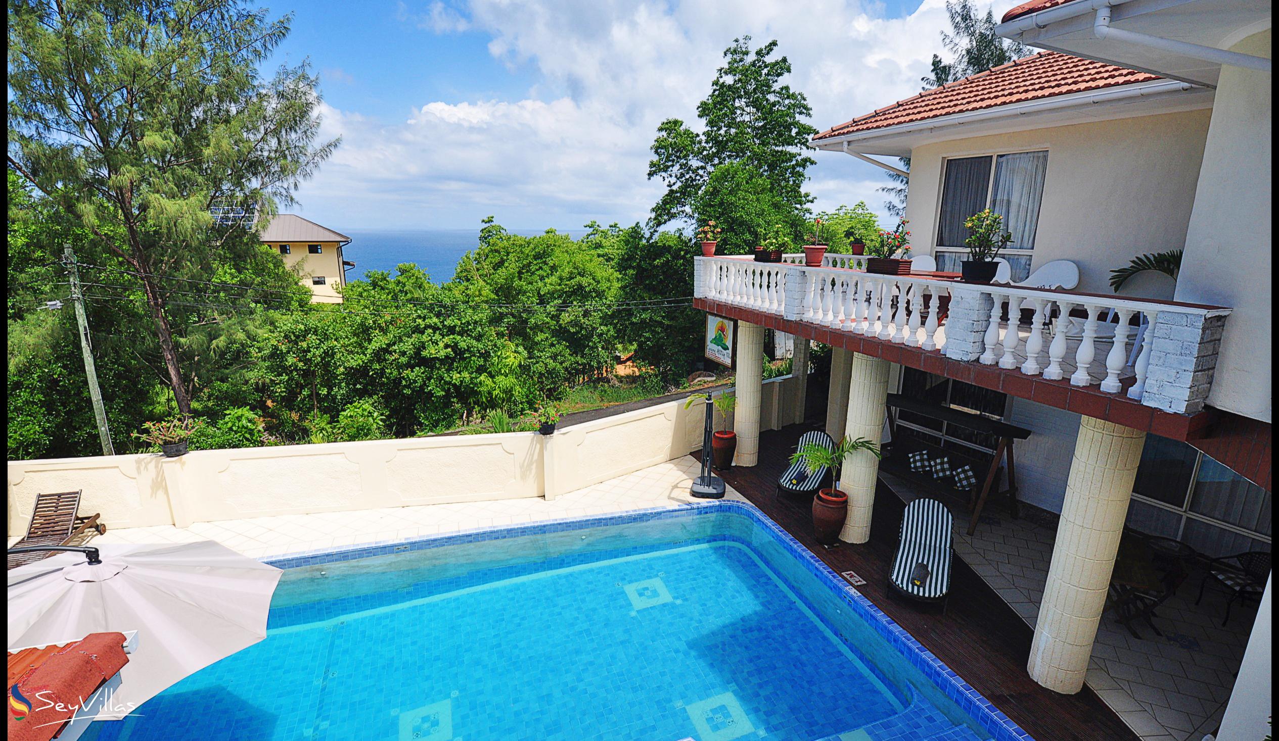 Foto 11: Carana Hilltop Villa - Aussenbereich - Mahé (Seychellen)