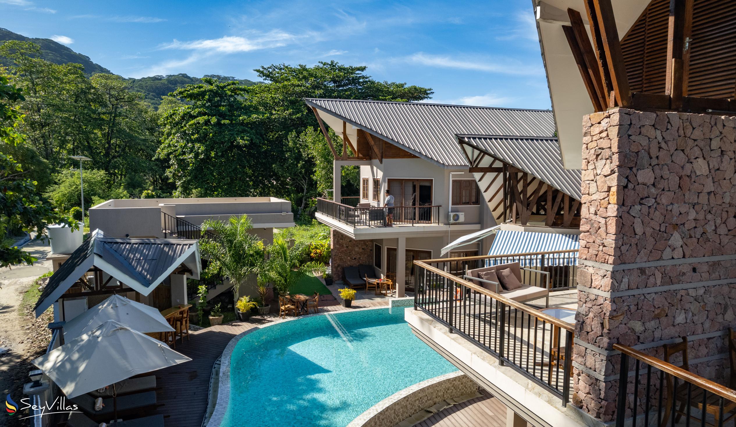 Photo 13: Villa Source D'Argent - Outdoor area - La Digue (Seychelles)