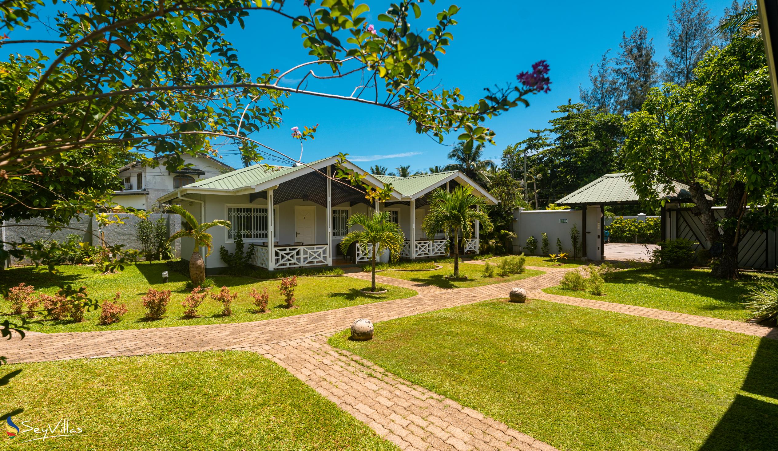 Foto 34: Hotel La Roussette - Aussenbereich - Mahé (Seychellen)