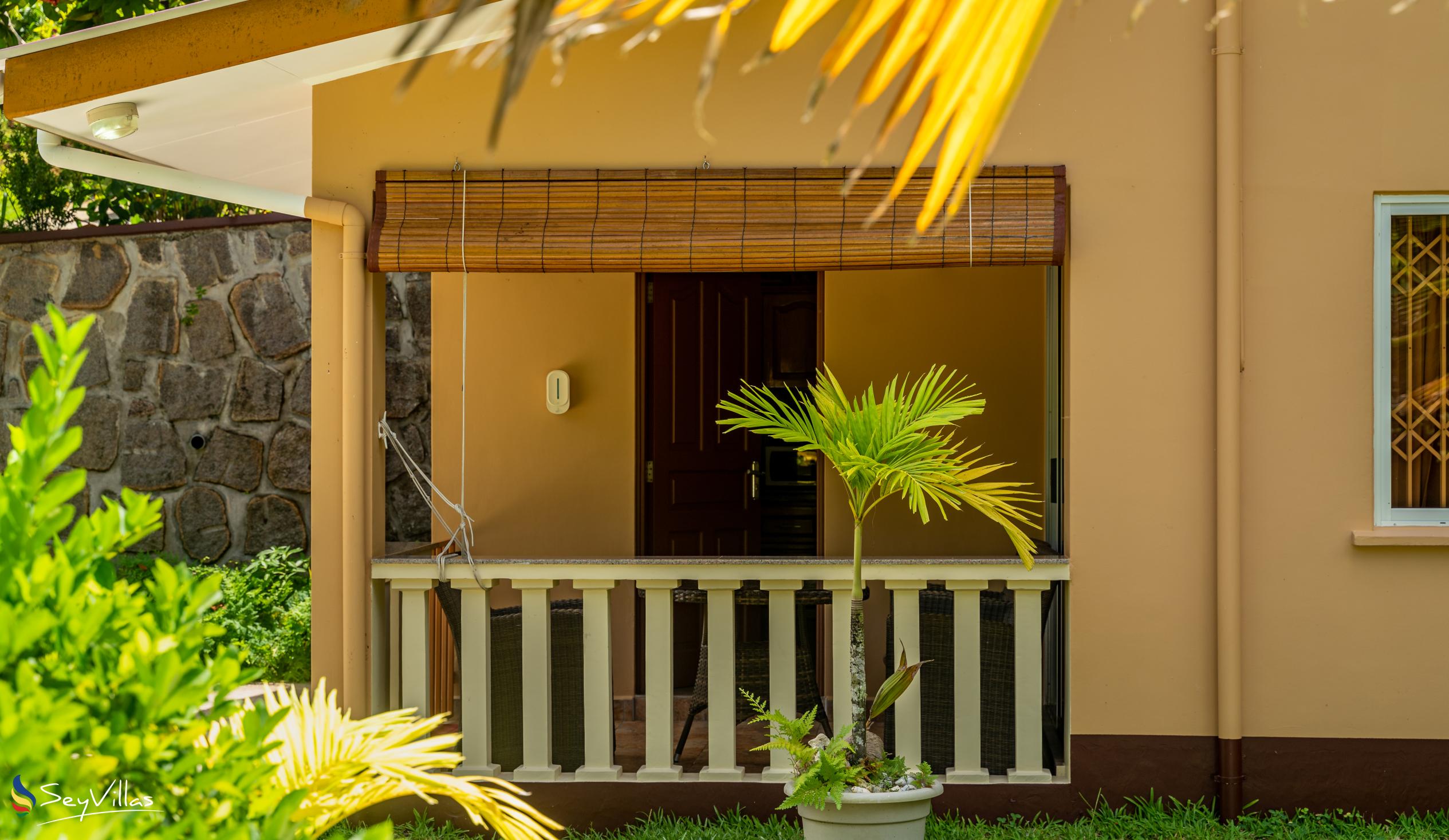 Foto 10: Zeph Self Catering - Aussenbereich - Mahé (Seychellen)