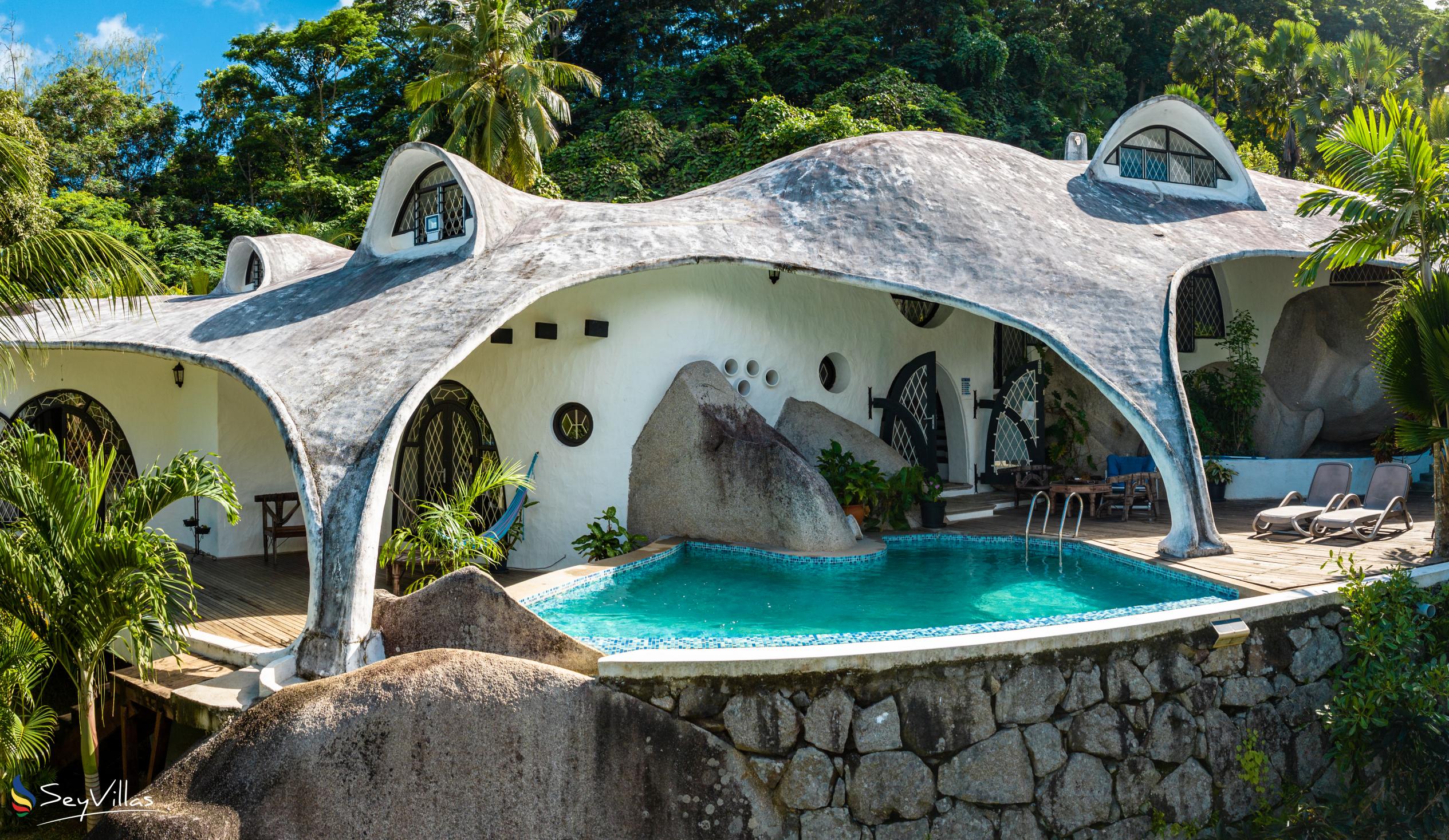 Photo 4: Brown Sugar Lodge - Outdoor area - Mahé (Seychelles)