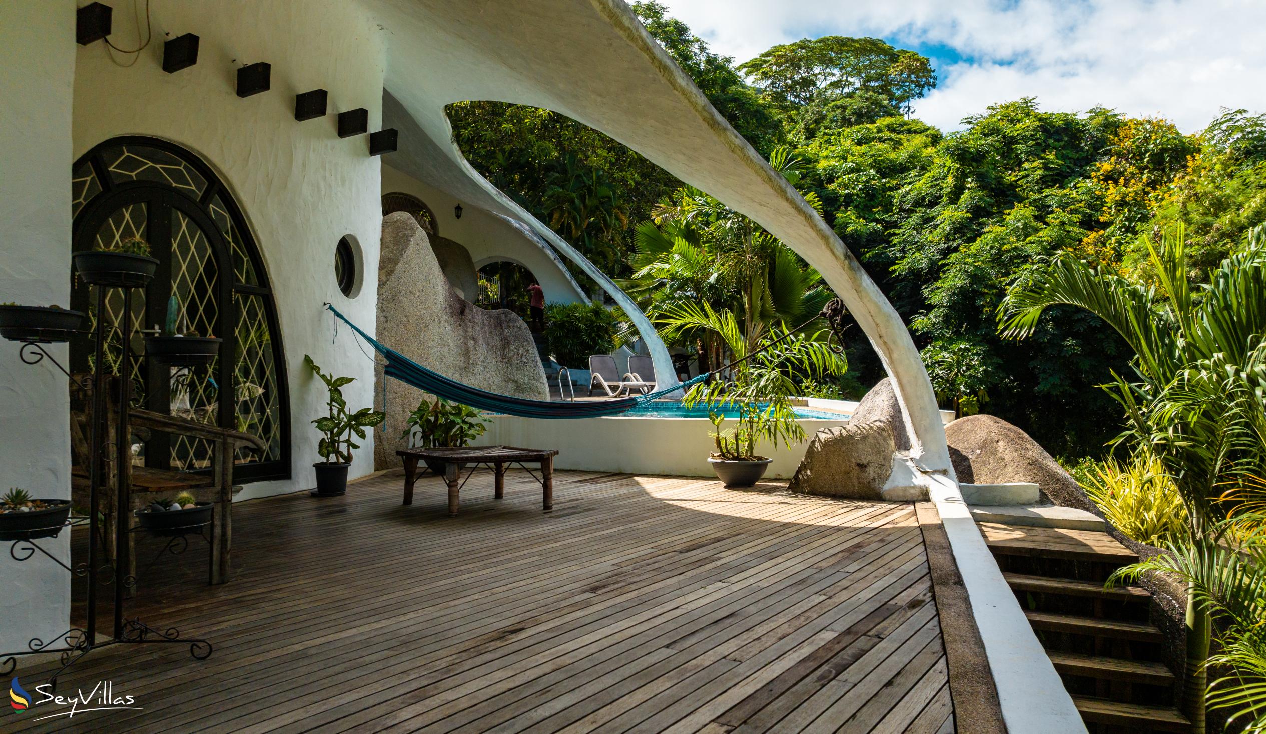 Photo 8: Brown Sugar Lodge - Outdoor area - Mahé (Seychelles)