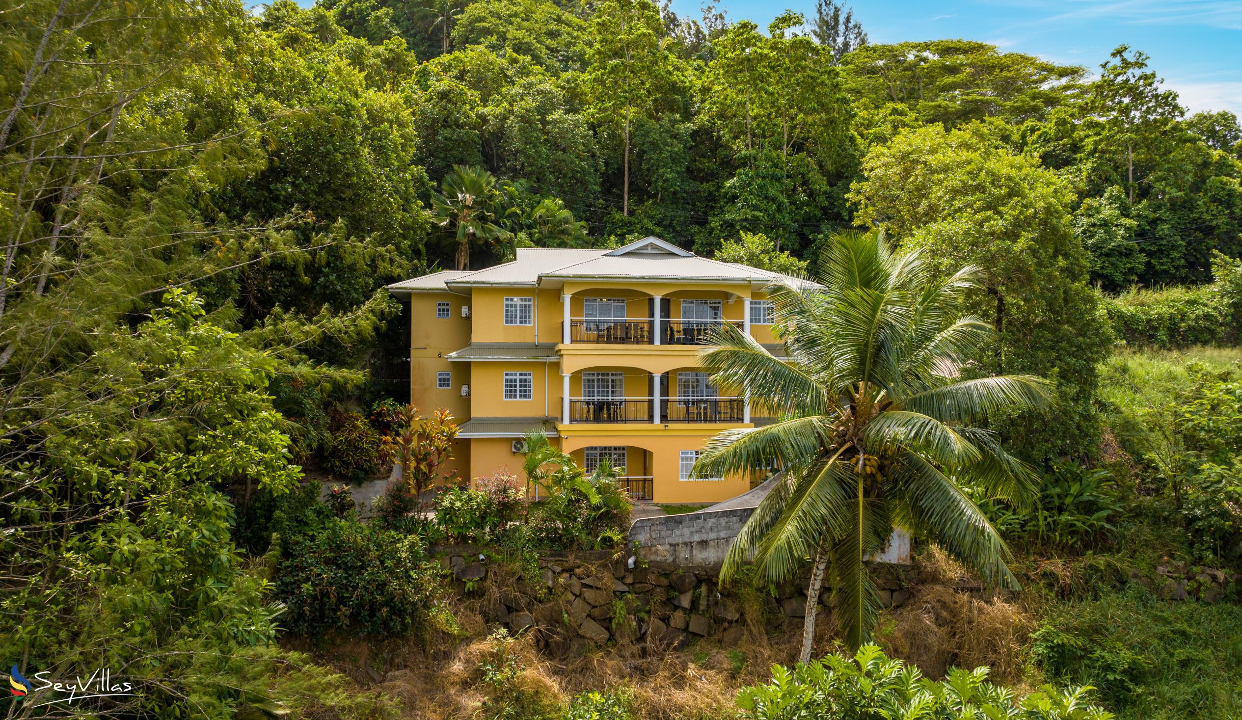 Photo 5: Anse Royale Bay View Apartments - Outdoor area - Mahé (Seychelles)