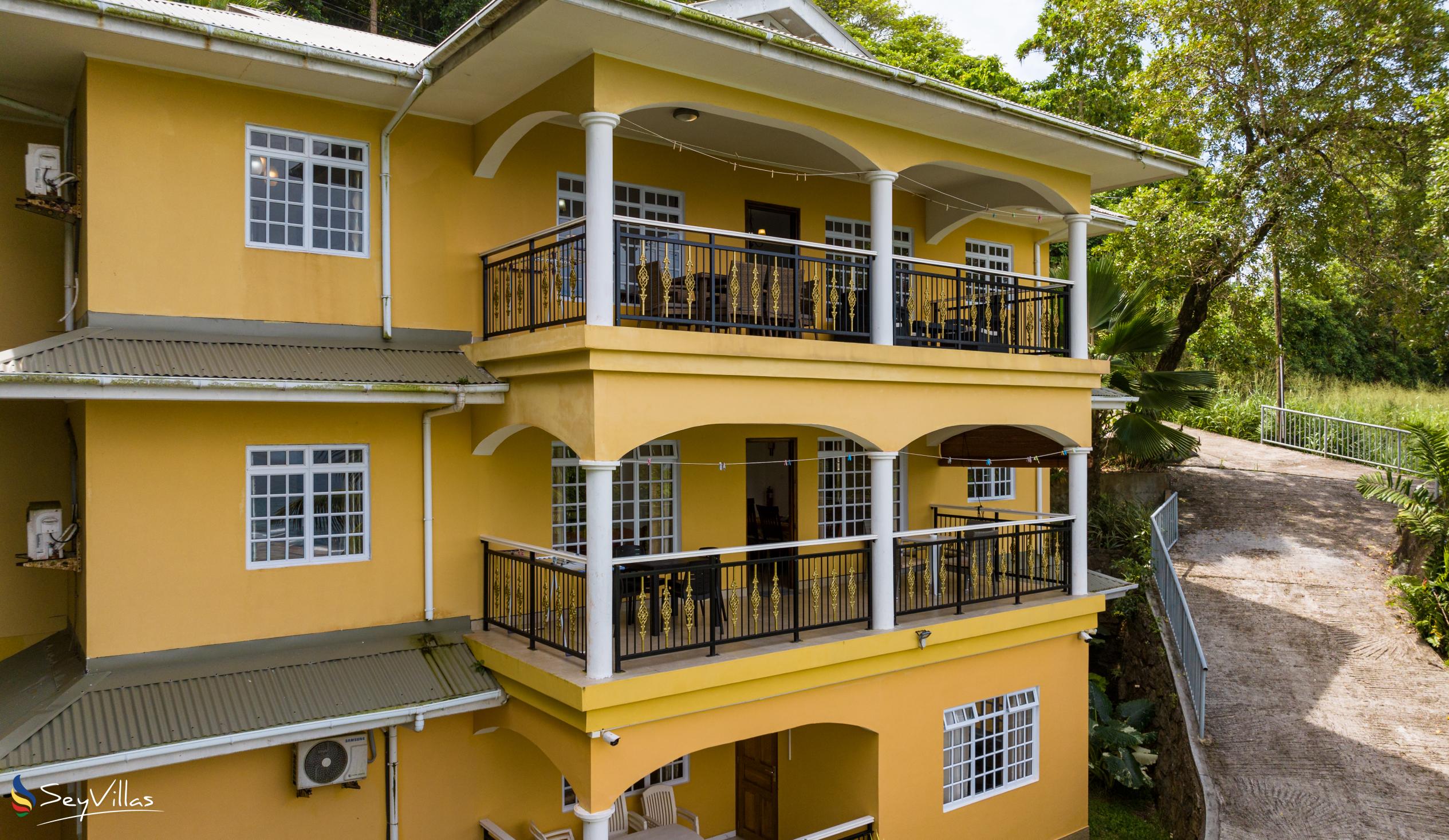 Photo 8: Anse Royale Bay View Apartments - Outdoor area - Mahé (Seychelles)