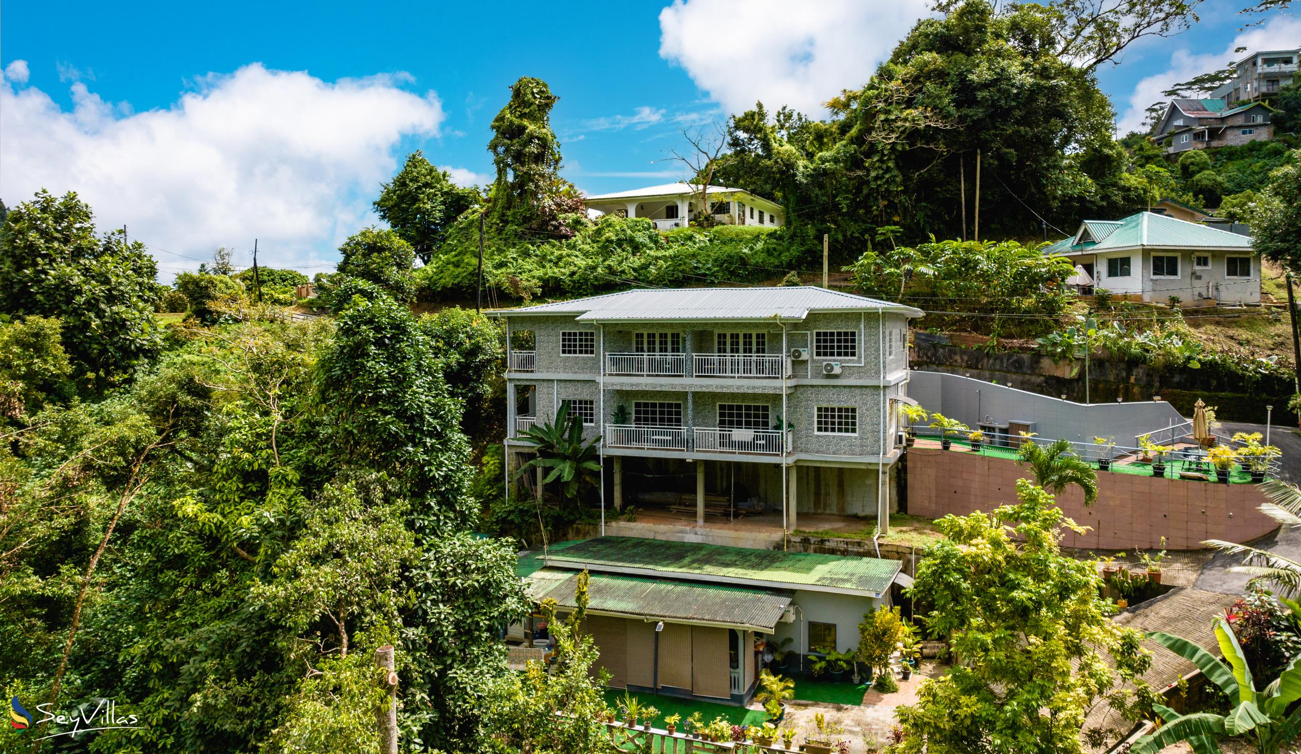 Foto 9: Paradise Breeze Apartments - Aussenbereich - Mahé (Seychellen)