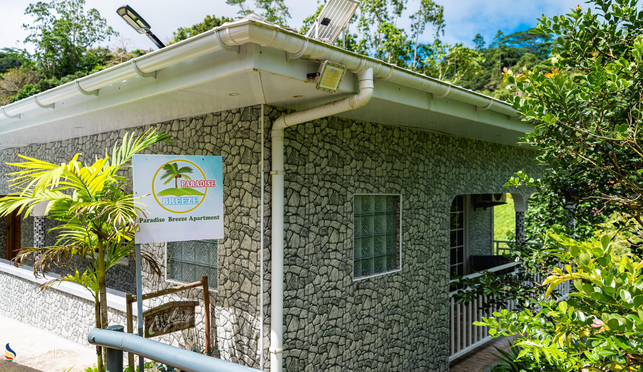 Photo 6: Paradise Breeze Apartments - Outdoor area - Mahé (Seychelles)