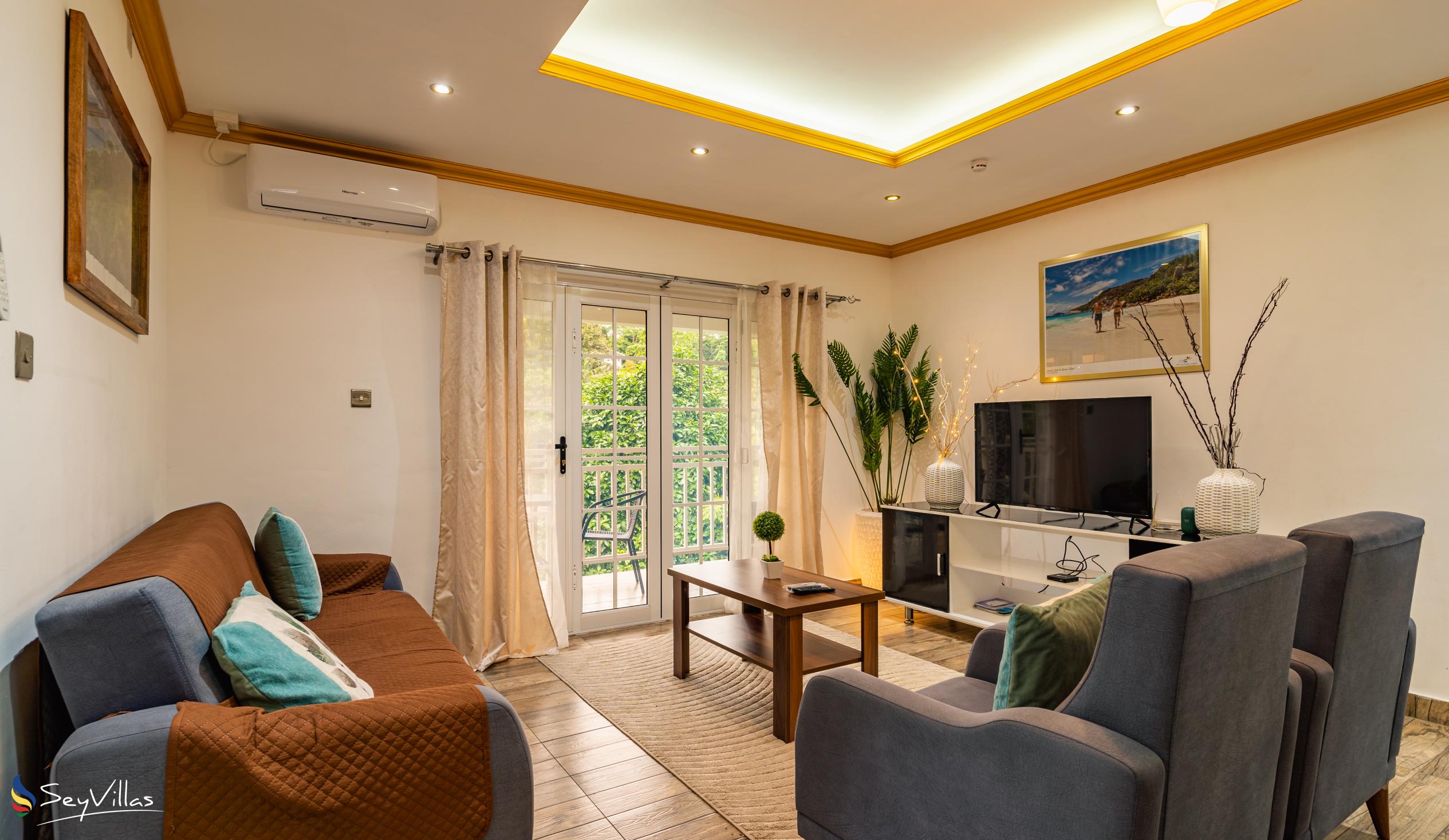 Photo 39: Paradise Breeze Apartments - 1-Bedroom Apartment - Mahé (Seychelles)