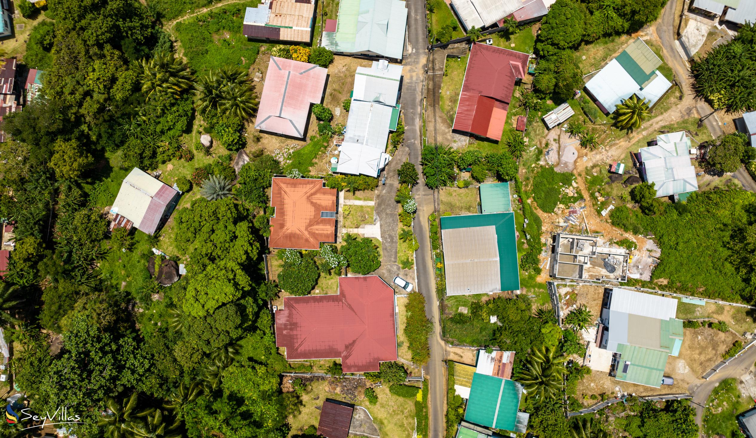 Photo 16: Lazy Hill Bungalows - Outdoor area - Mahé (Seychelles)