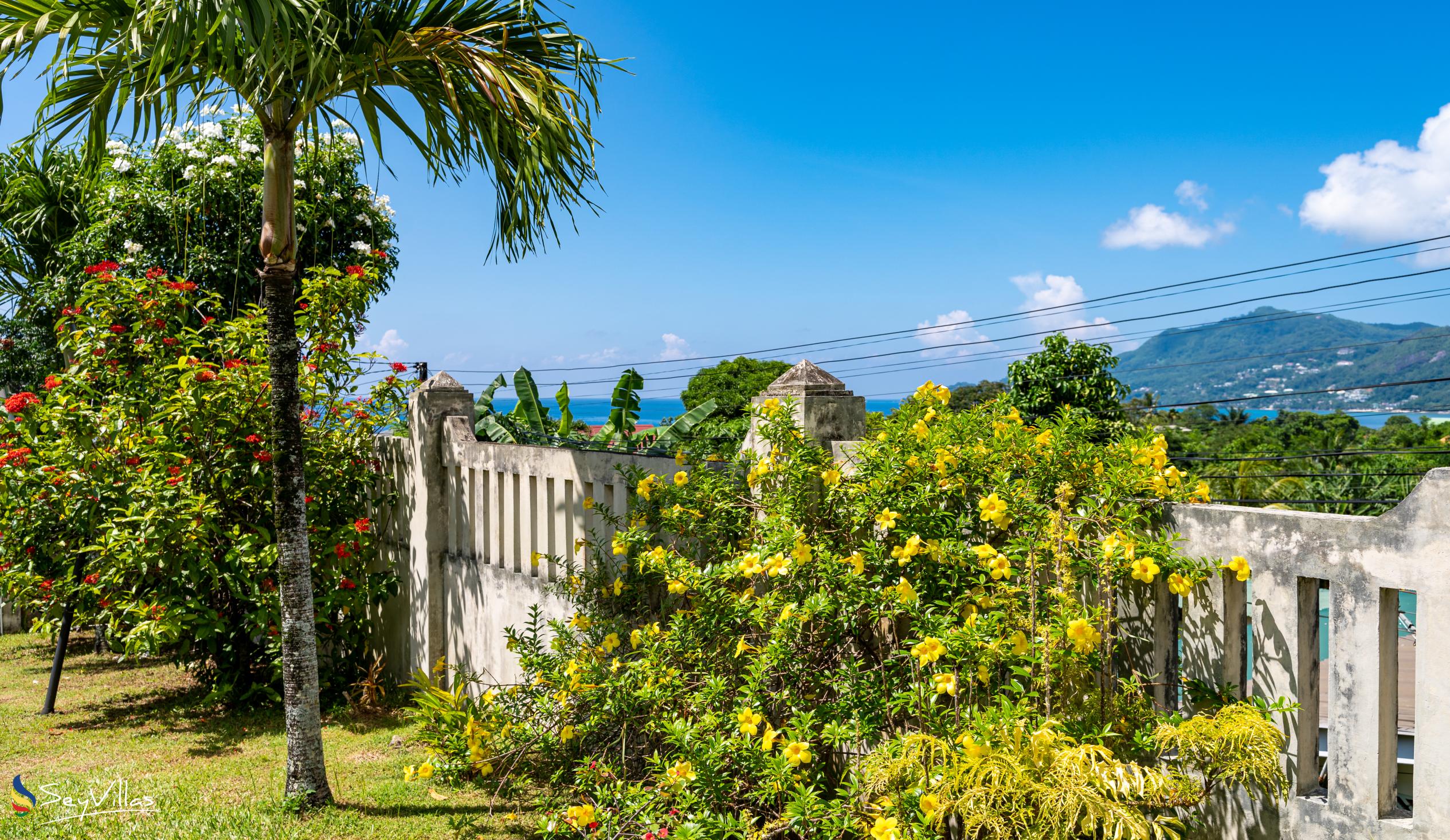 Foto 3: Lazy Hill Bungalows - Esterno - Mahé (Seychelles)