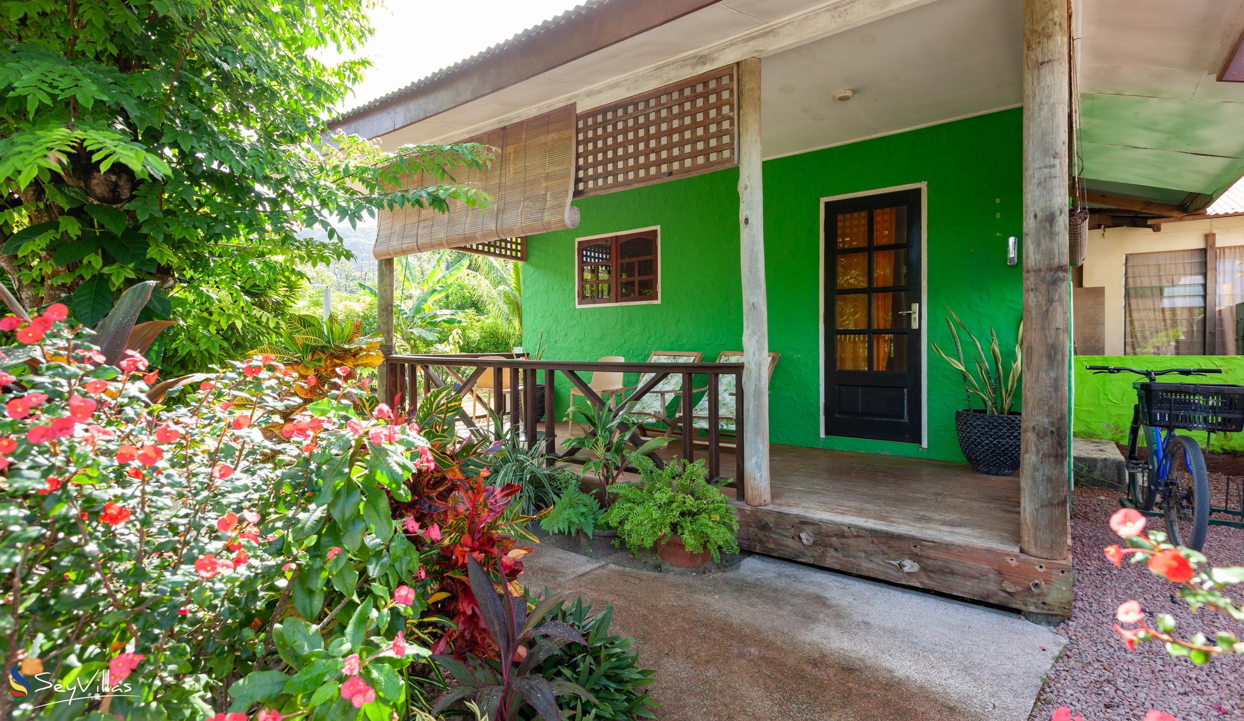 Photo 1: Fern Lodge Self Catering - Outdoor area - La Digue (Seychelles)