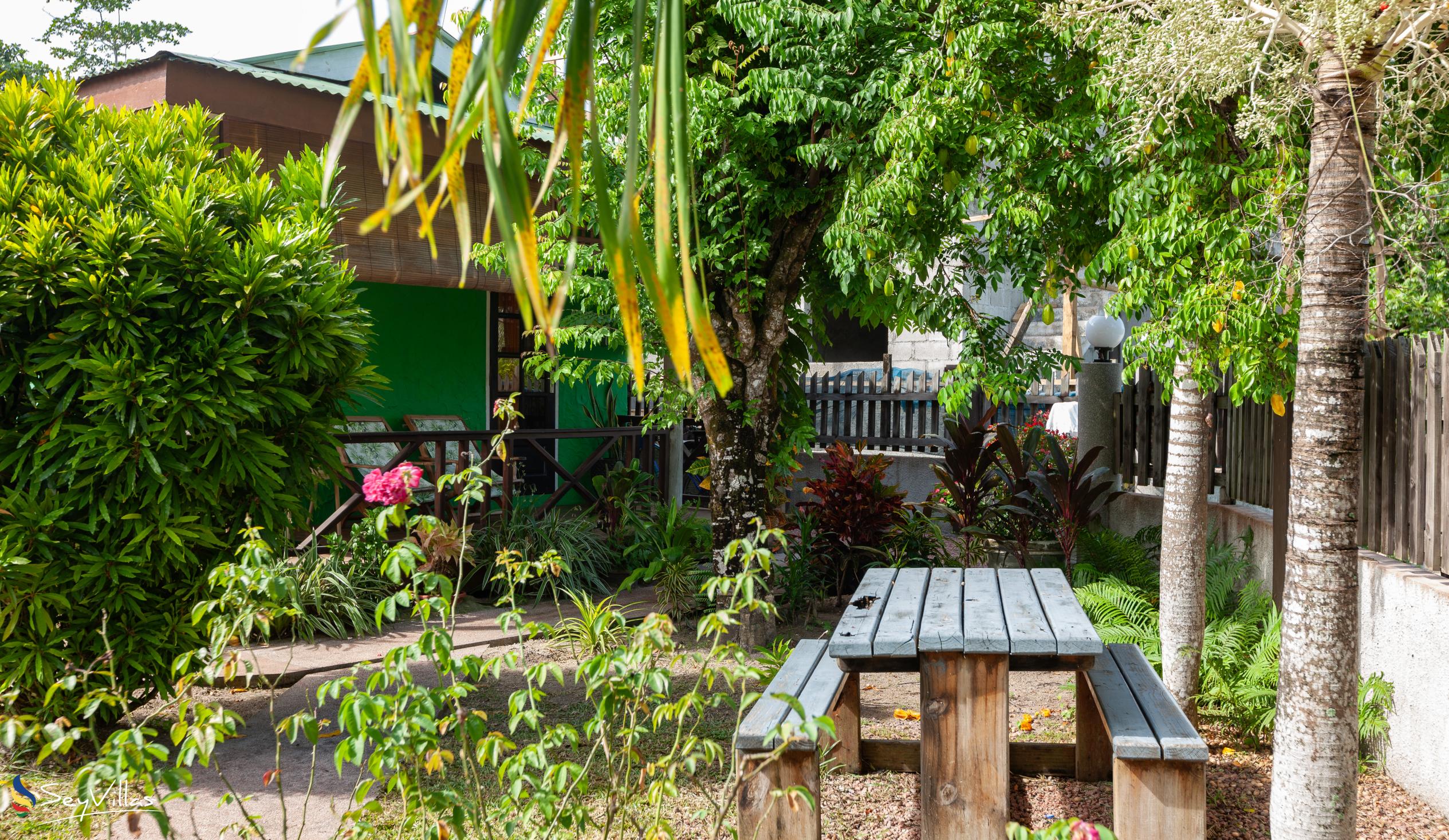 Photo 6: Fern Lodge Self Catering - Outdoor area - La Digue (Seychelles)