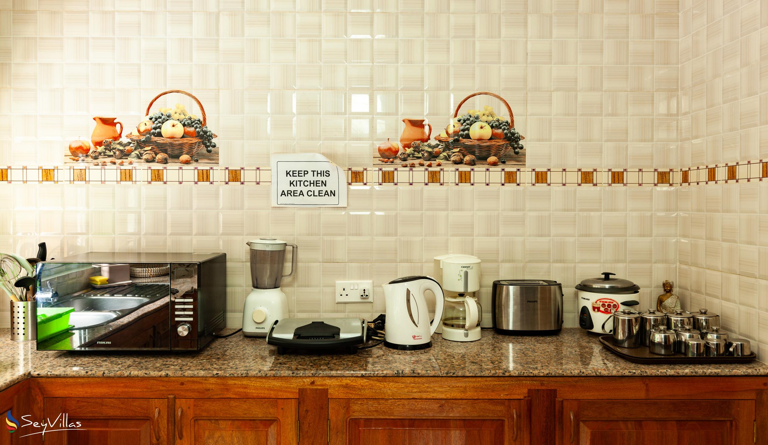 Photo 13: Lucy's Guesthouse - Indoor area - La Digue (Seychelles)