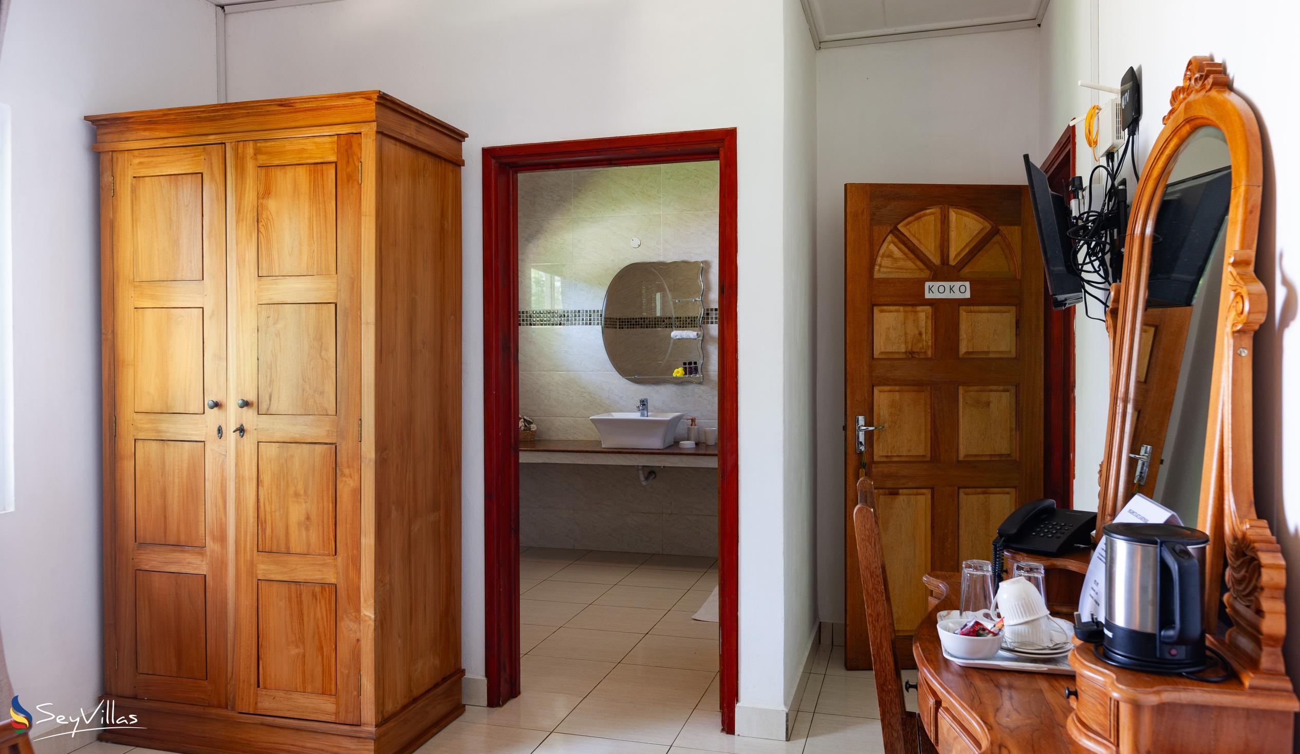 Foto 42: Lucy's Guesthouse - Camera doppia (piano terra) - La Digue (Seychelles)