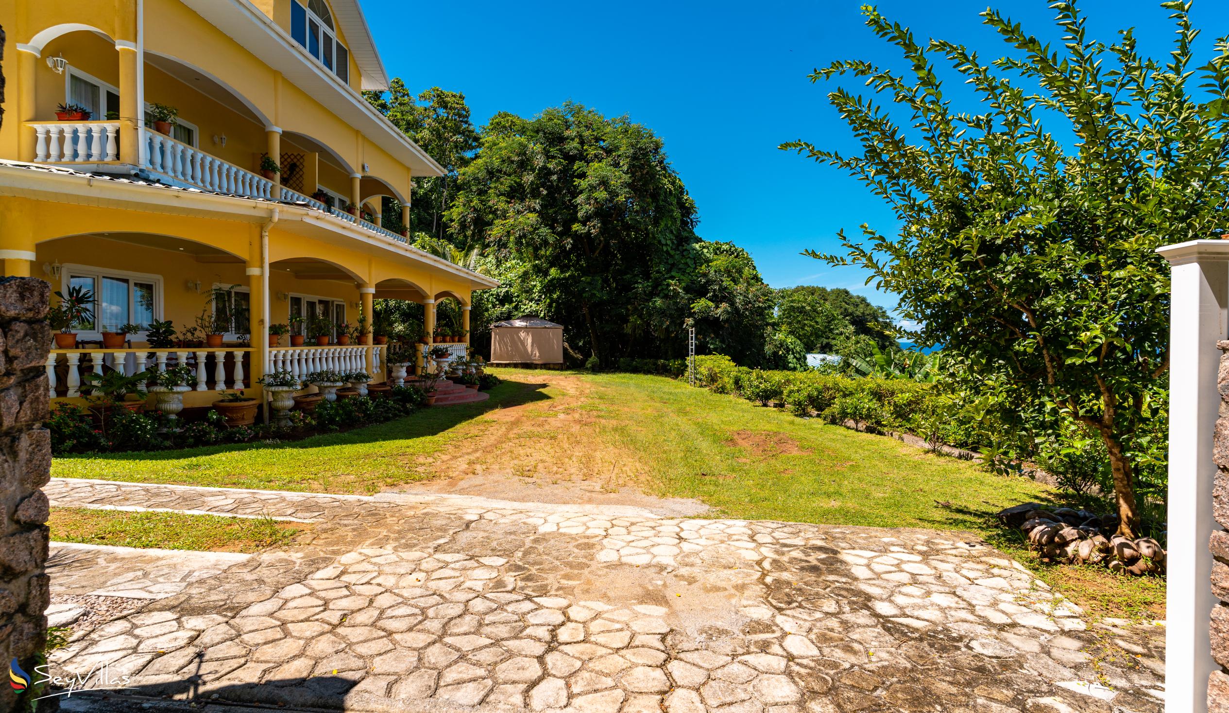 Photo 15: SeyBreeze Villa Guest House - Outdoor area - Mahé (Seychelles)