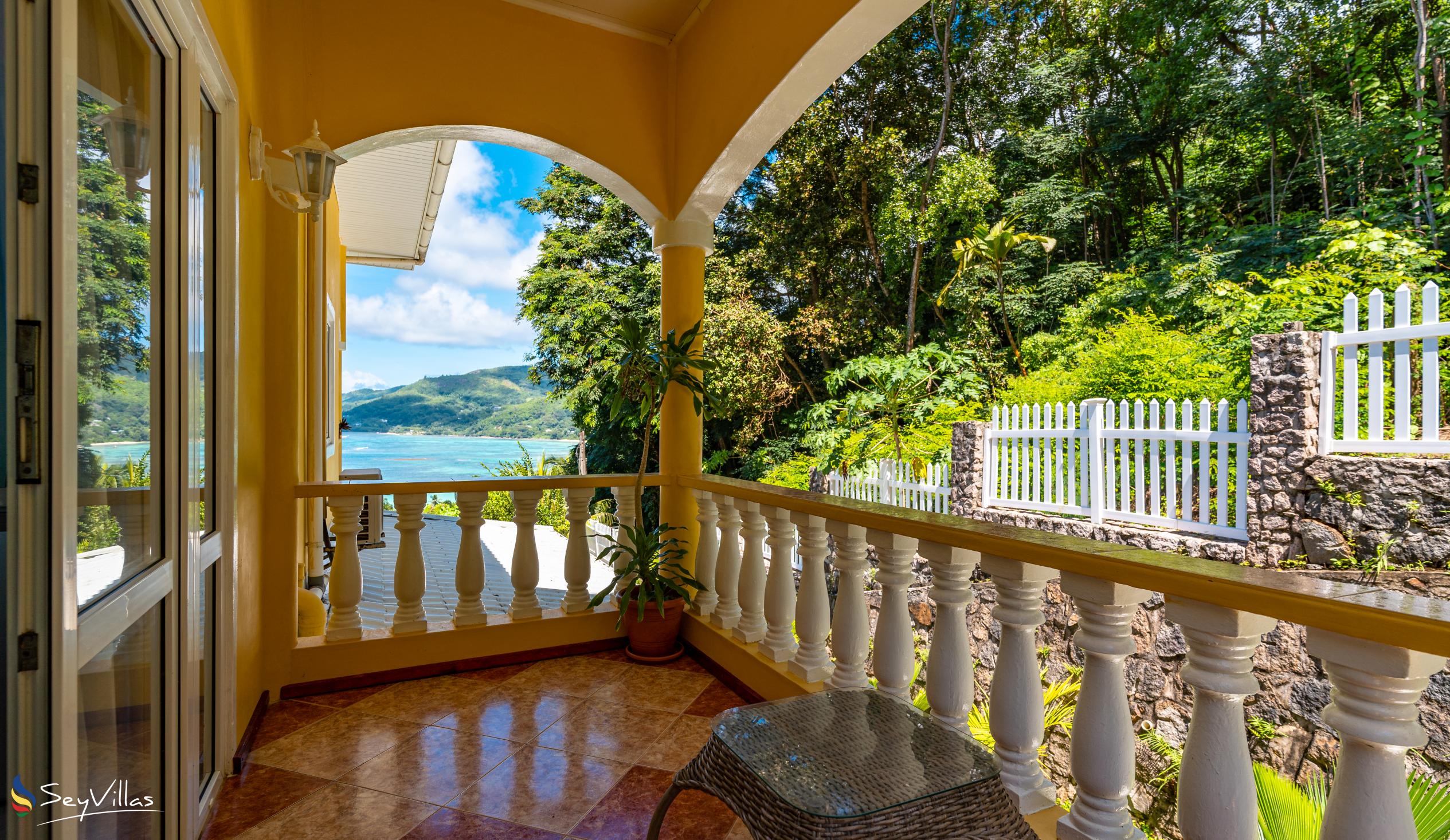 Foto 53: SeyBreeze Villa Guest House - Chambre double avec balcon - Mahé (Seychelles)