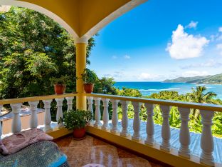 Chambre double deluxe avec balcon et vue sur mer