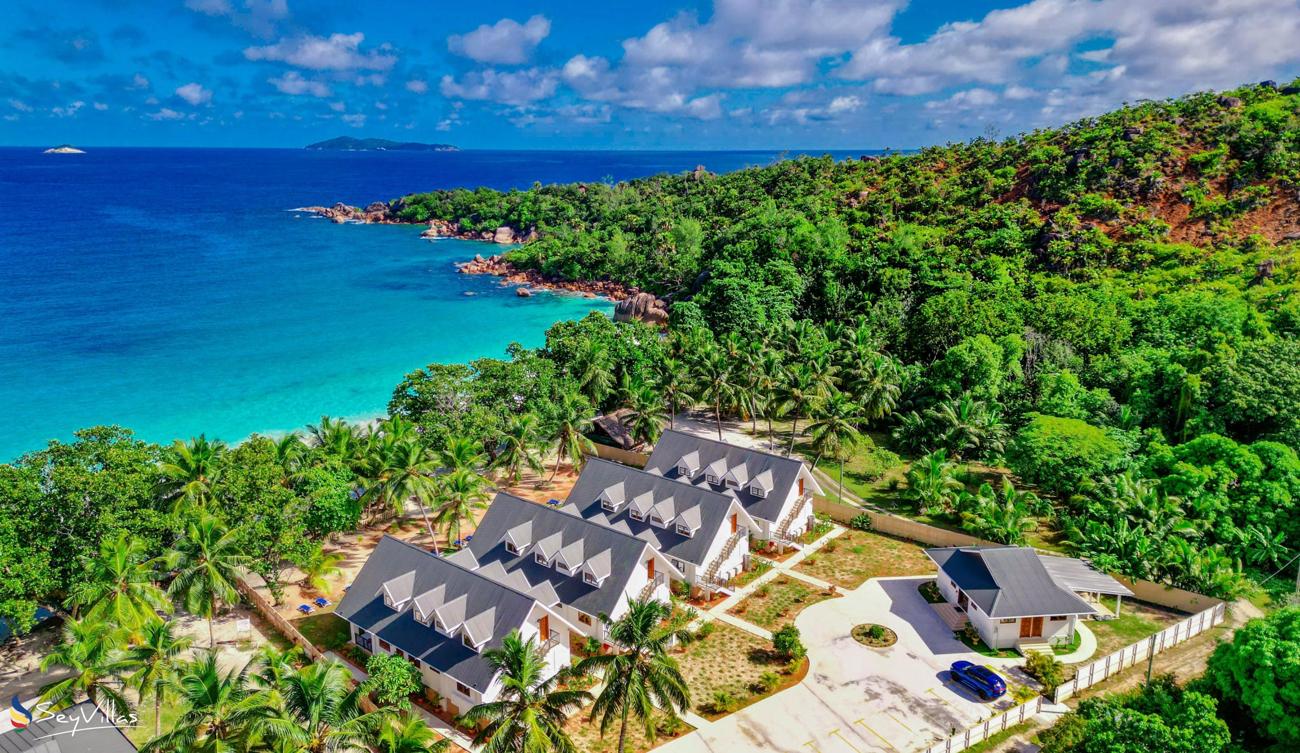 Photo 1: Lazio Beach Residence - Outdoor area - Praslin (Seychelles)