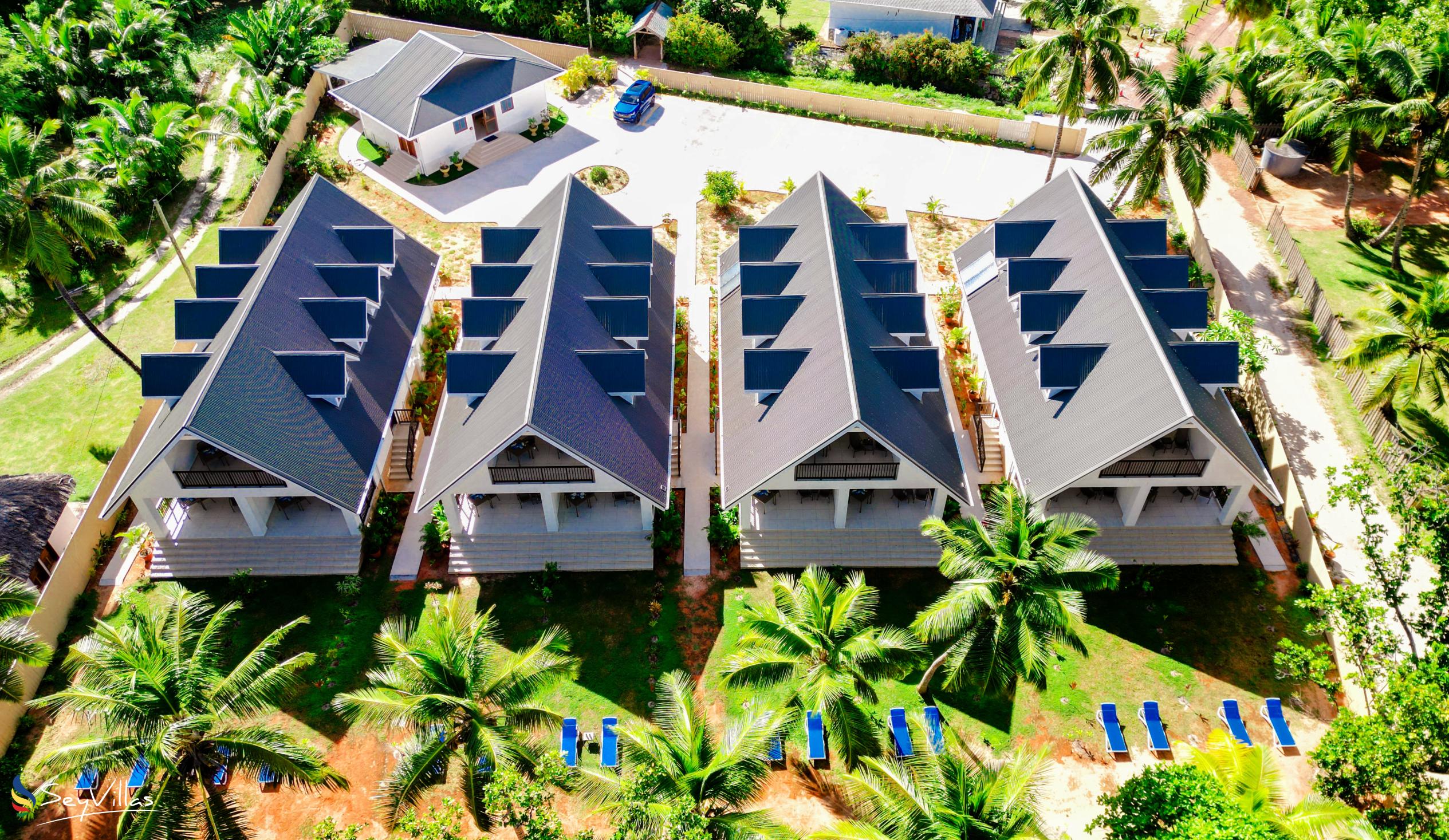 Photo 6: Lazio Beach Residence - Outdoor area - Praslin (Seychelles)