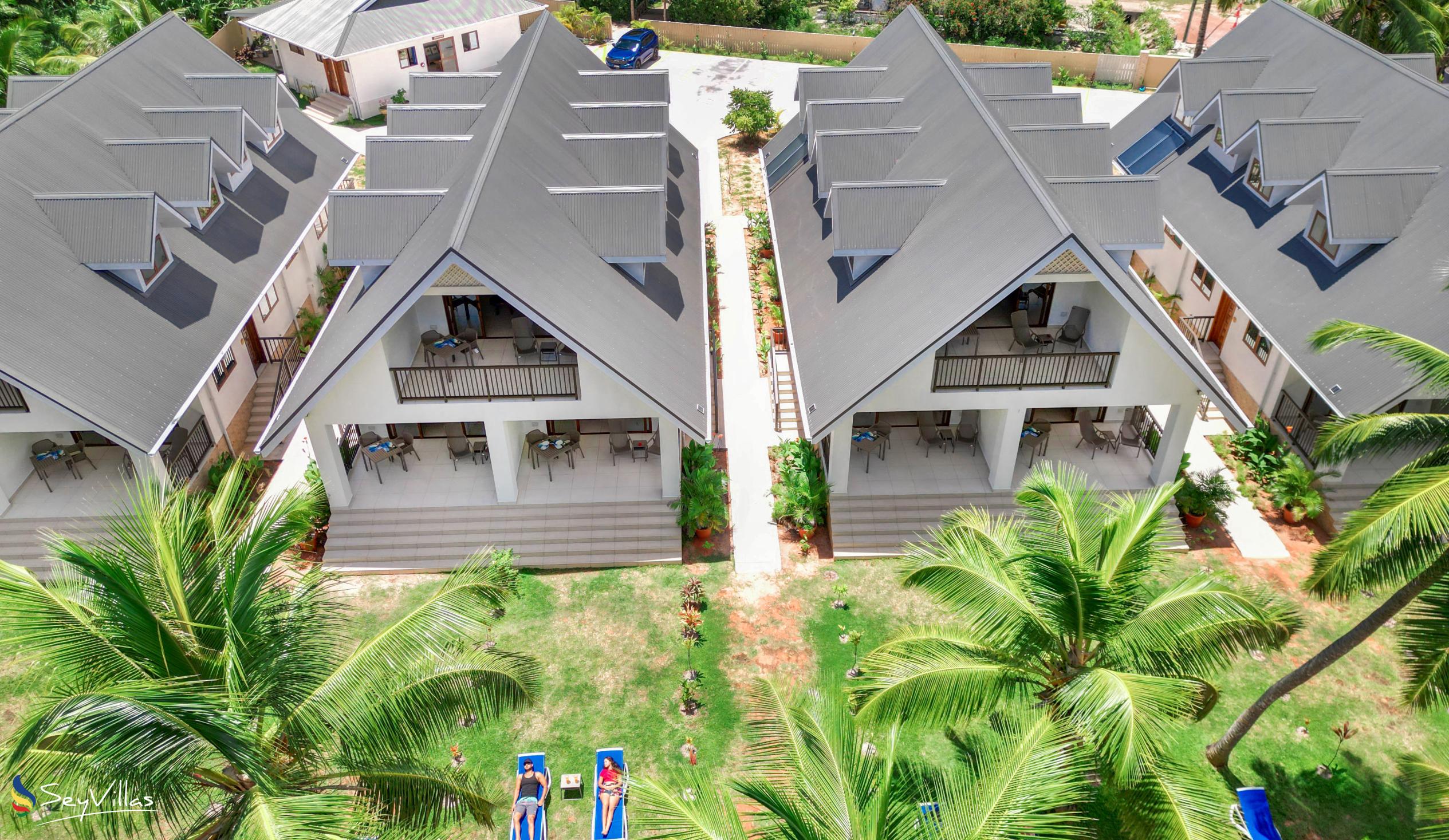 Photo 10: Lazio Beach Residence - Outdoor area - Praslin (Seychelles)