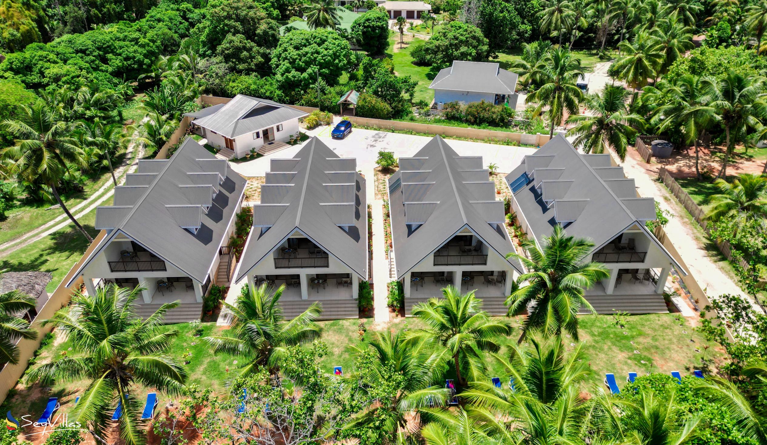 Photo 9: Lazio Beach Residence - Outdoor area - Praslin (Seychelles)