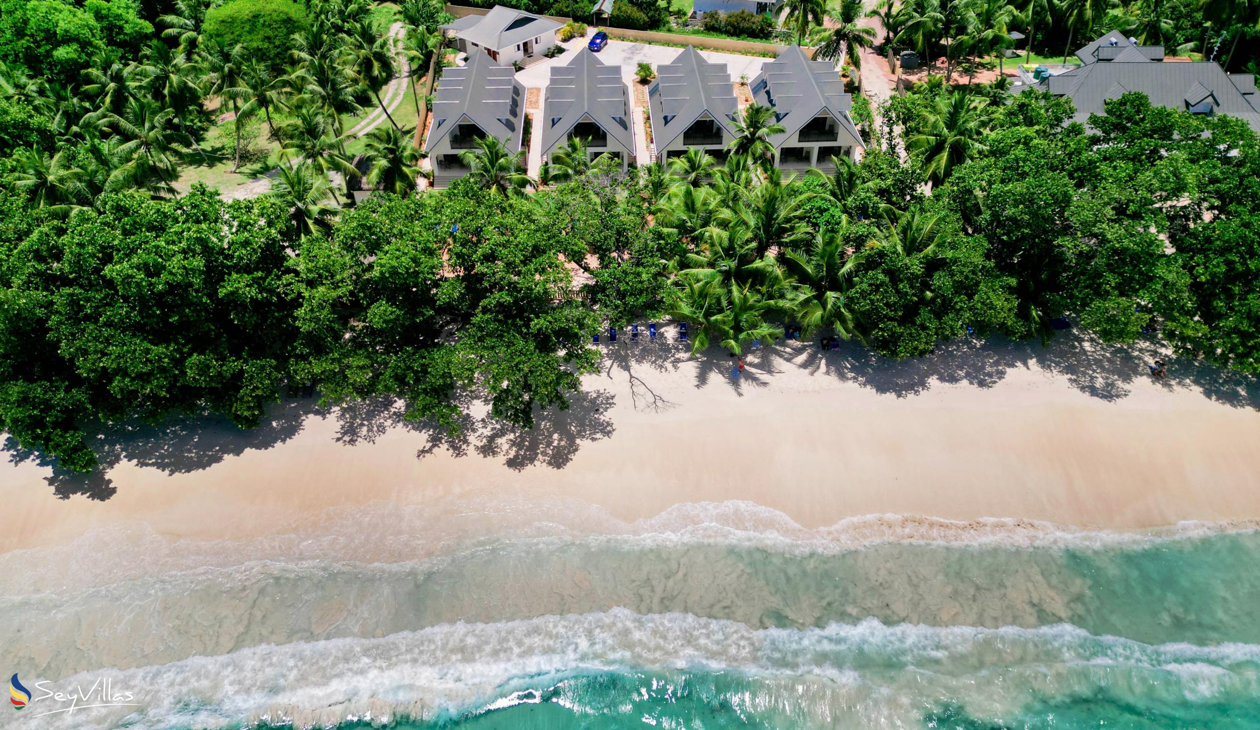 Photo 8: Lazio Beach Residence - Outdoor area - Praslin (Seychelles)