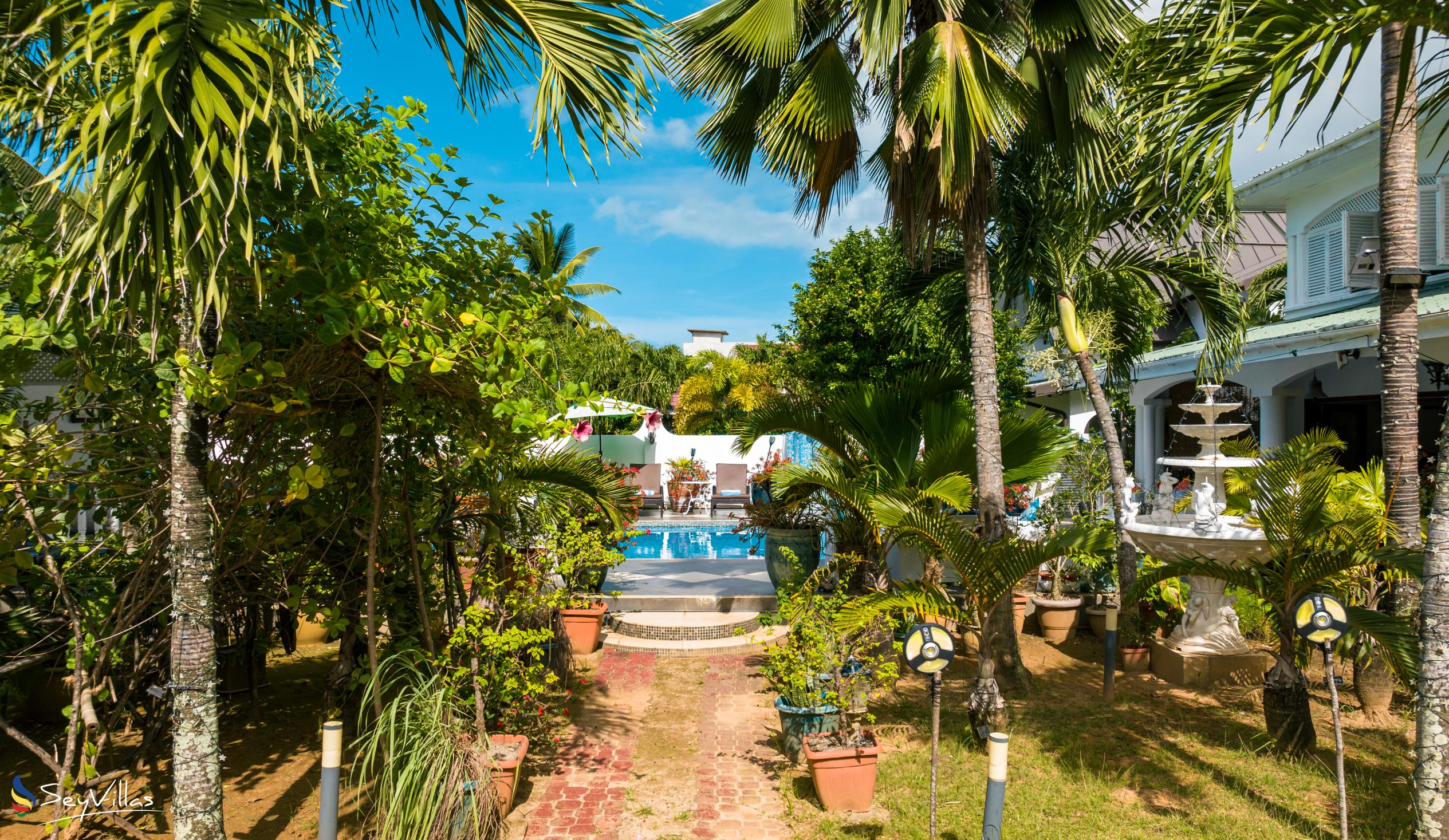 Photo 12: Le Bonheur Villa - Outdoor area - Mahé (Seychelles)