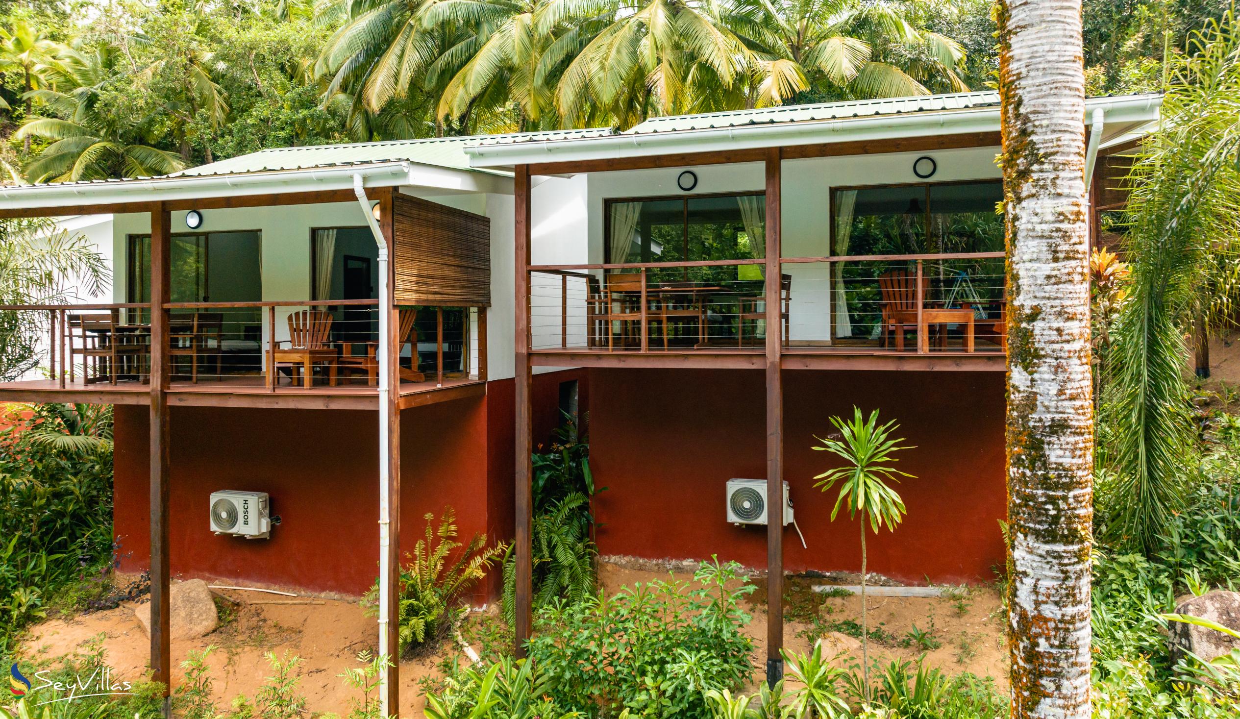 Photo 7: Cashew Nut Grove Chalets - Outdoor area - Mahé (Seychelles)