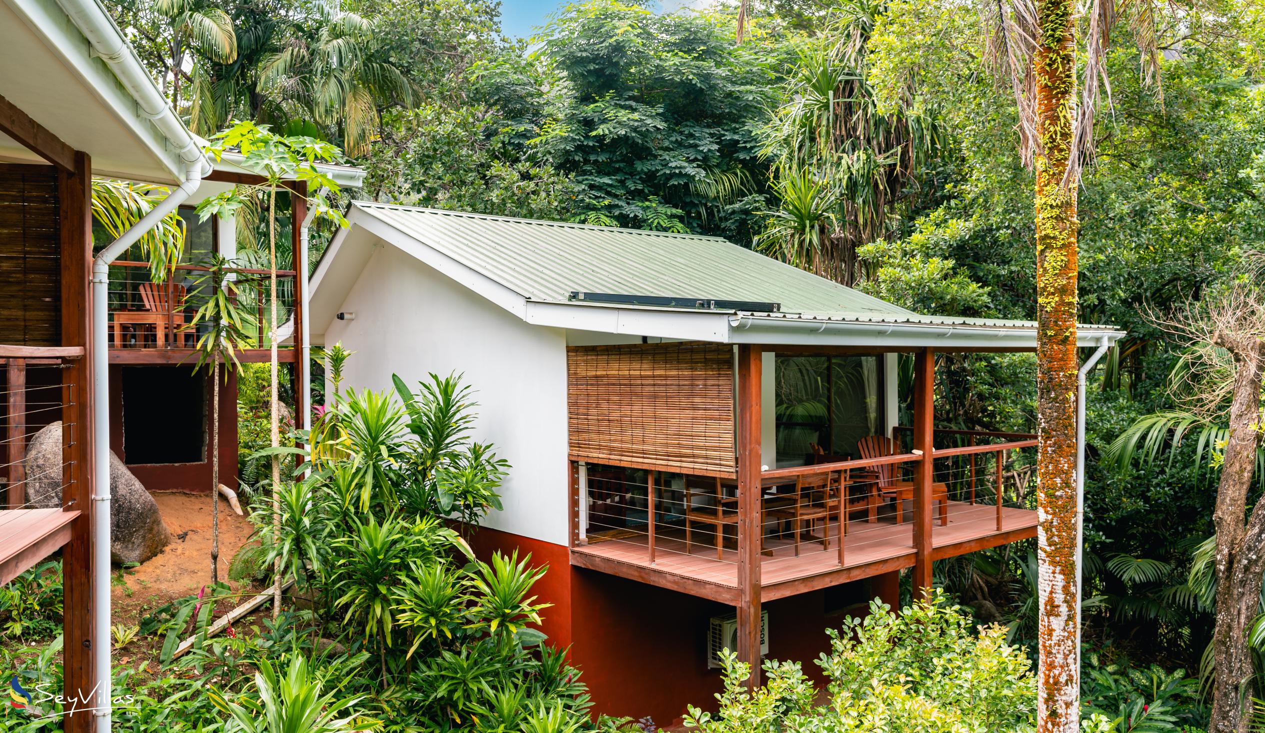 Photo 8: Cashew Nut Grove Chalets - Outdoor area - Mahé (Seychelles)