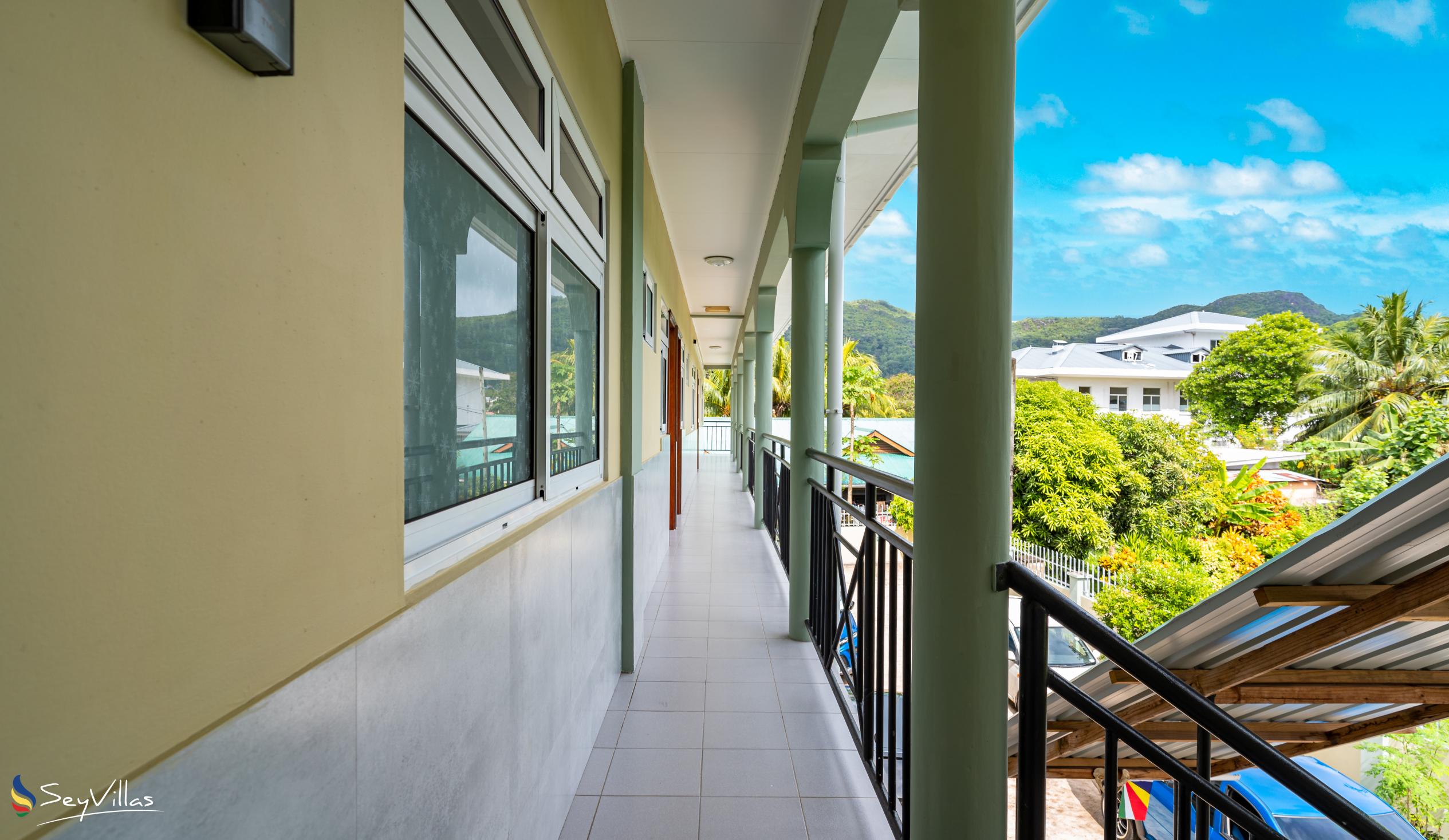 Photo 15: Royale Self Catering Apartments - Outdoor area - Mahé (Seychelles)