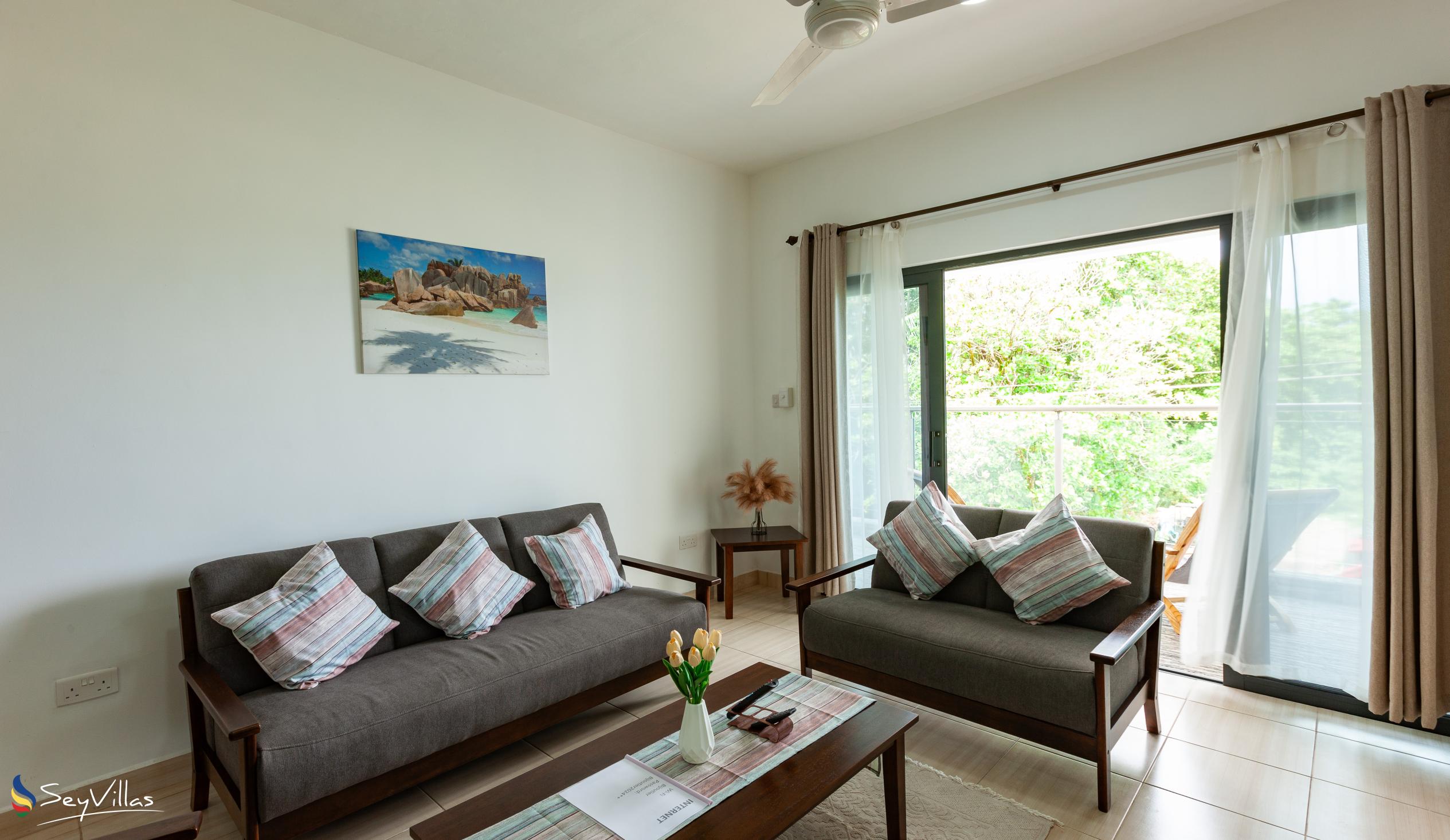 Photo 21: Bijoutier Apartments - 1-Bedroom Apartment with Sea View - Praslin (Seychelles)