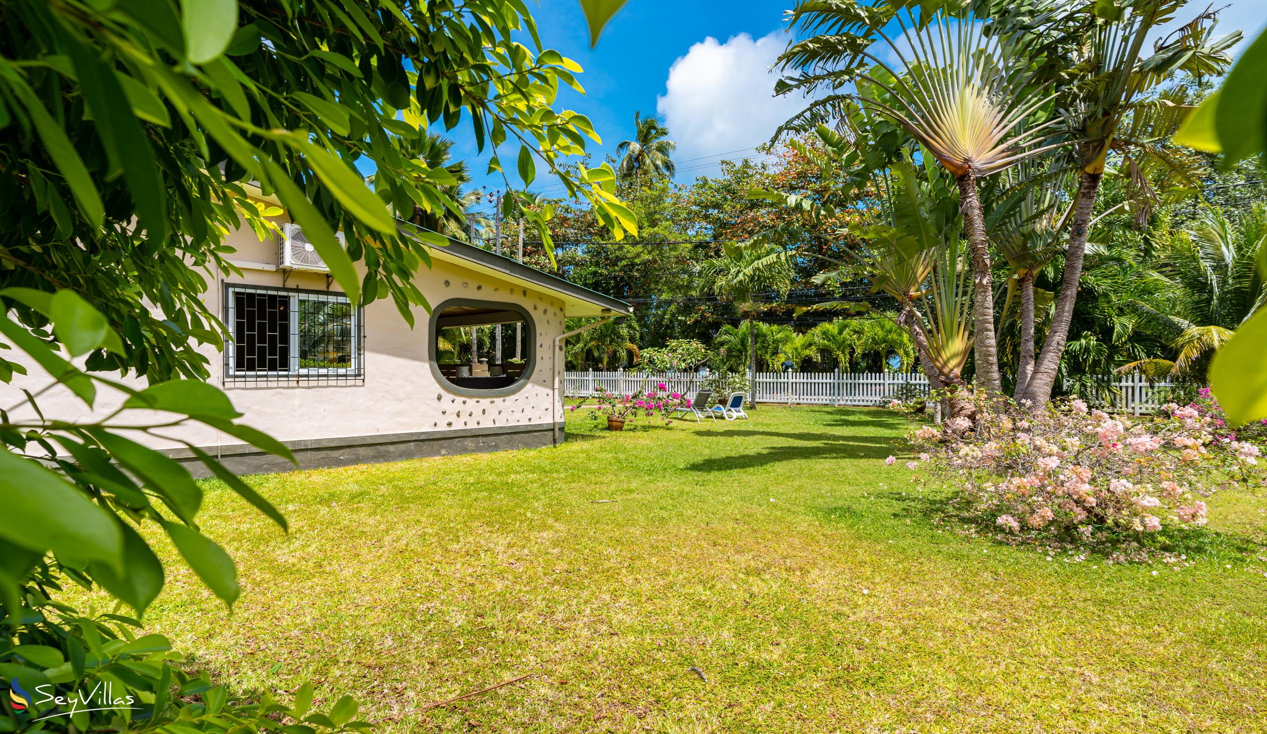 Photo 5: 88 Days Self Catering - Outdoor area - Mahé (Seychelles)