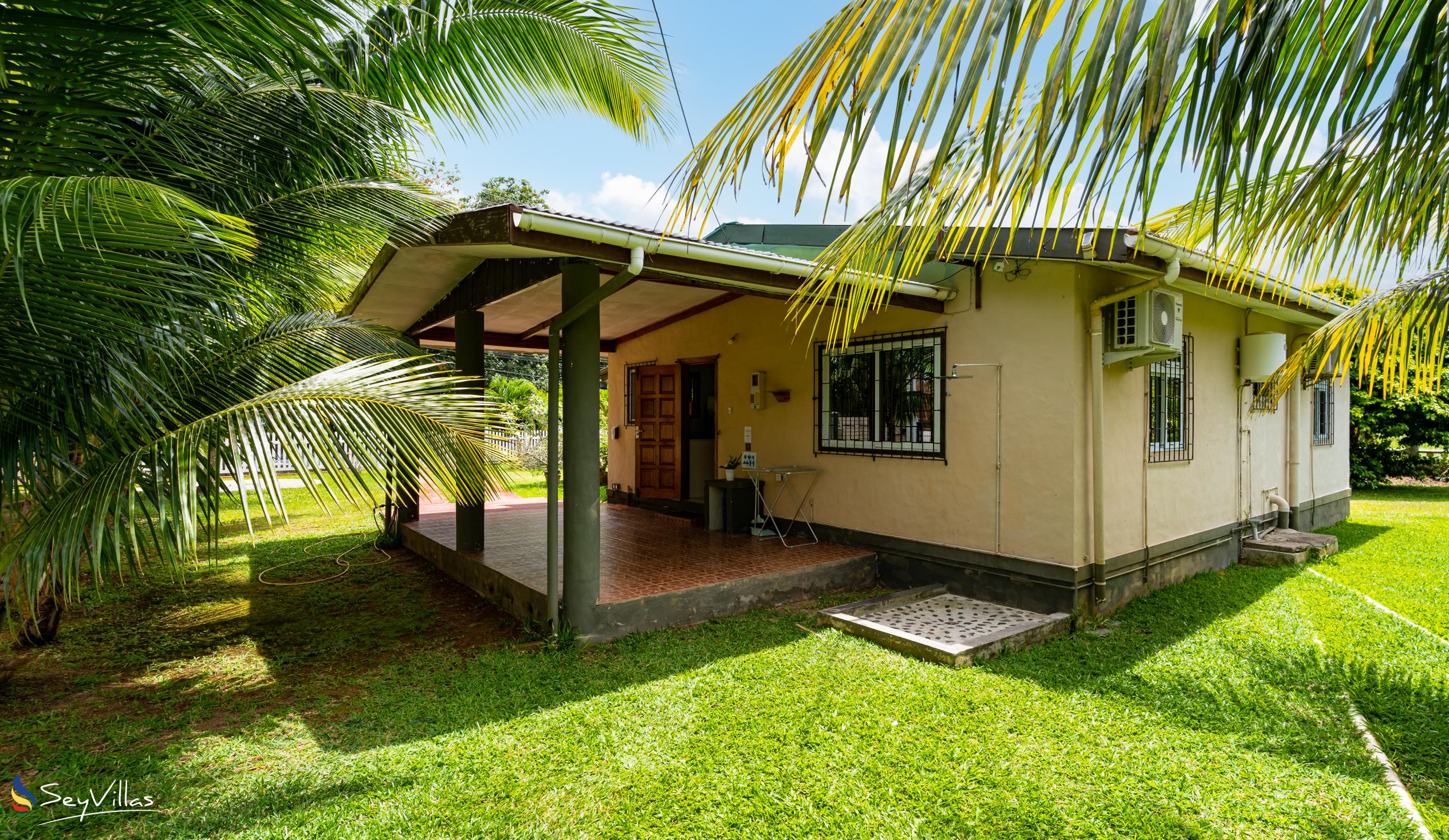 Photo 13: 88 Days Self Catering - Outdoor area - Mahé (Seychelles)