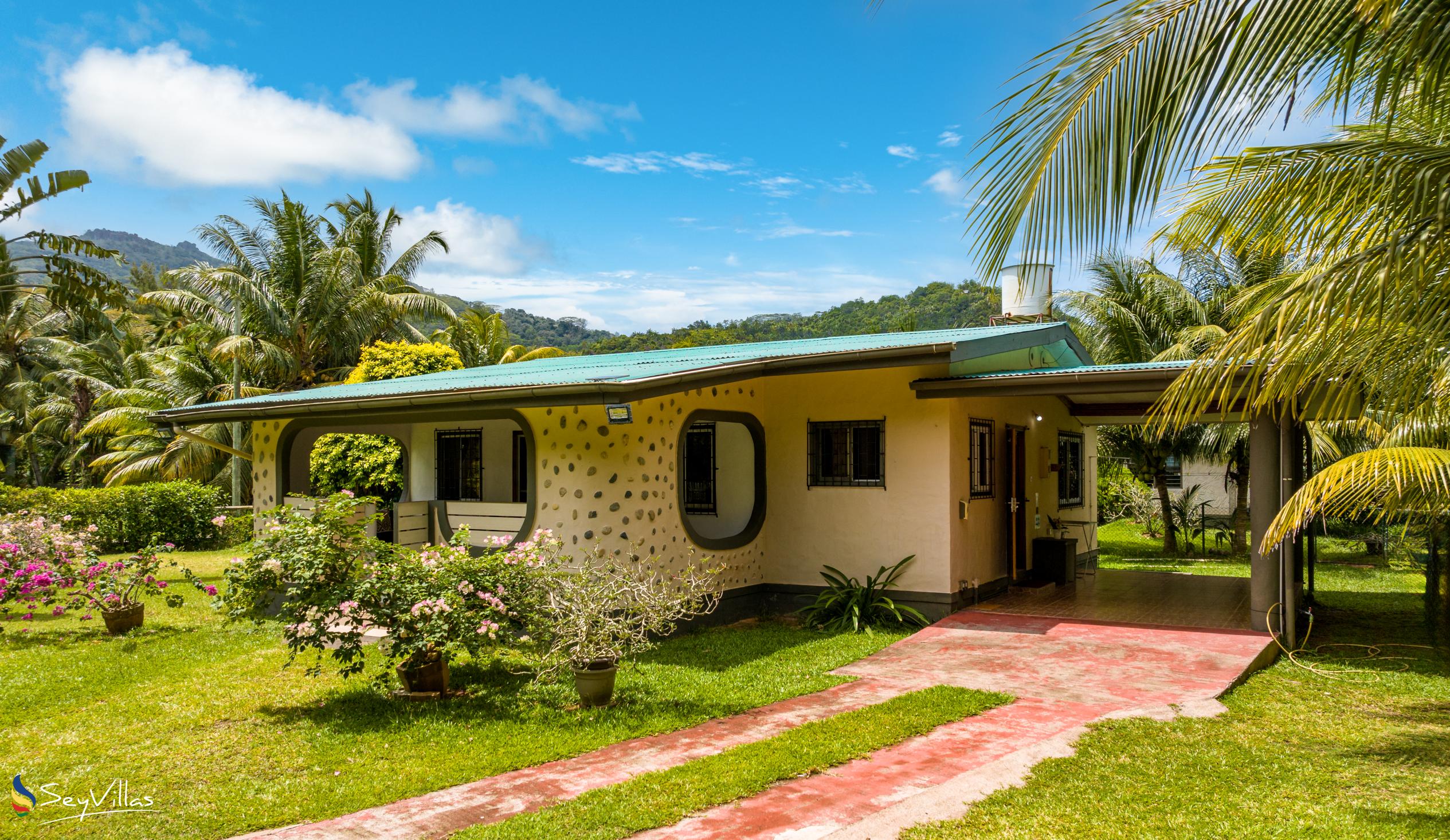 Photo 10: 88 Days Self Catering - Outdoor area - Mahé (Seychelles)