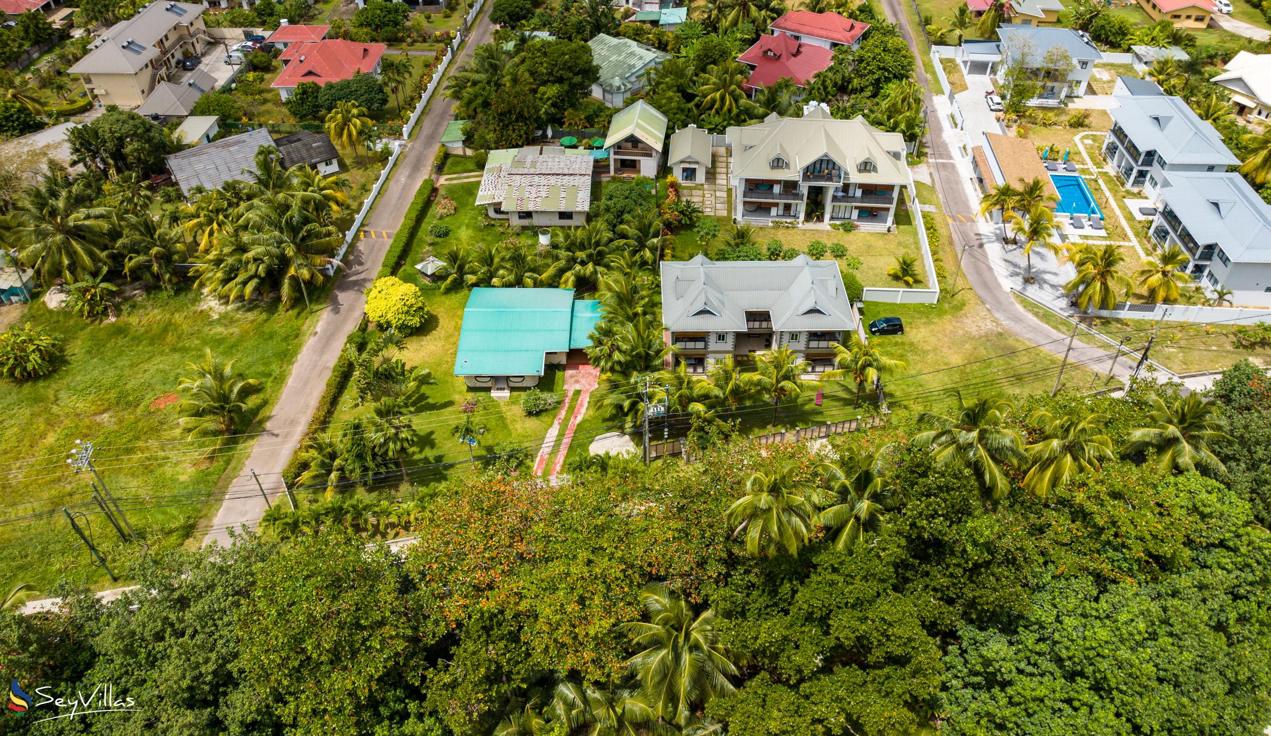 Photo 3: 88 Days Self Catering - Outdoor area - Mahé (Seychelles)