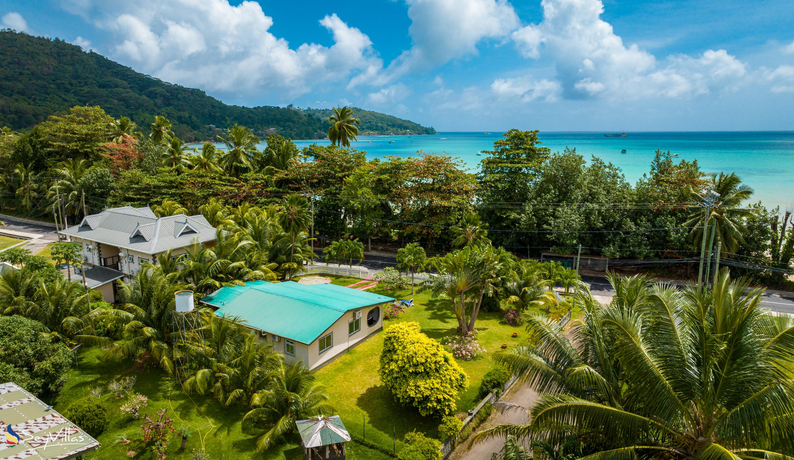 Photo 1: 88 Days Self Catering - Outdoor area - Mahé (Seychelles)