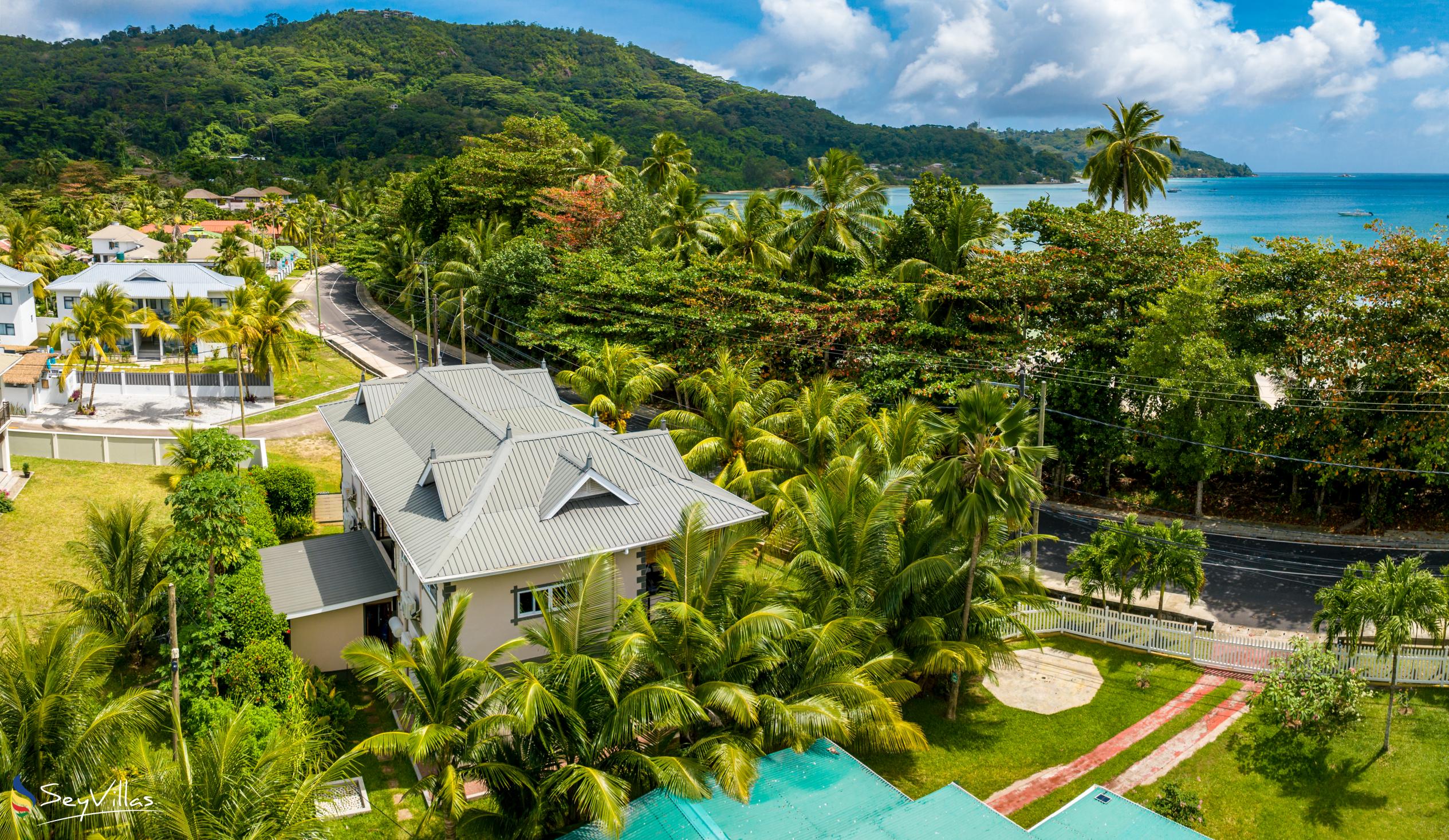 Photo 1: Seaside Self Catering - Outdoor area - Mahé (Seychelles)