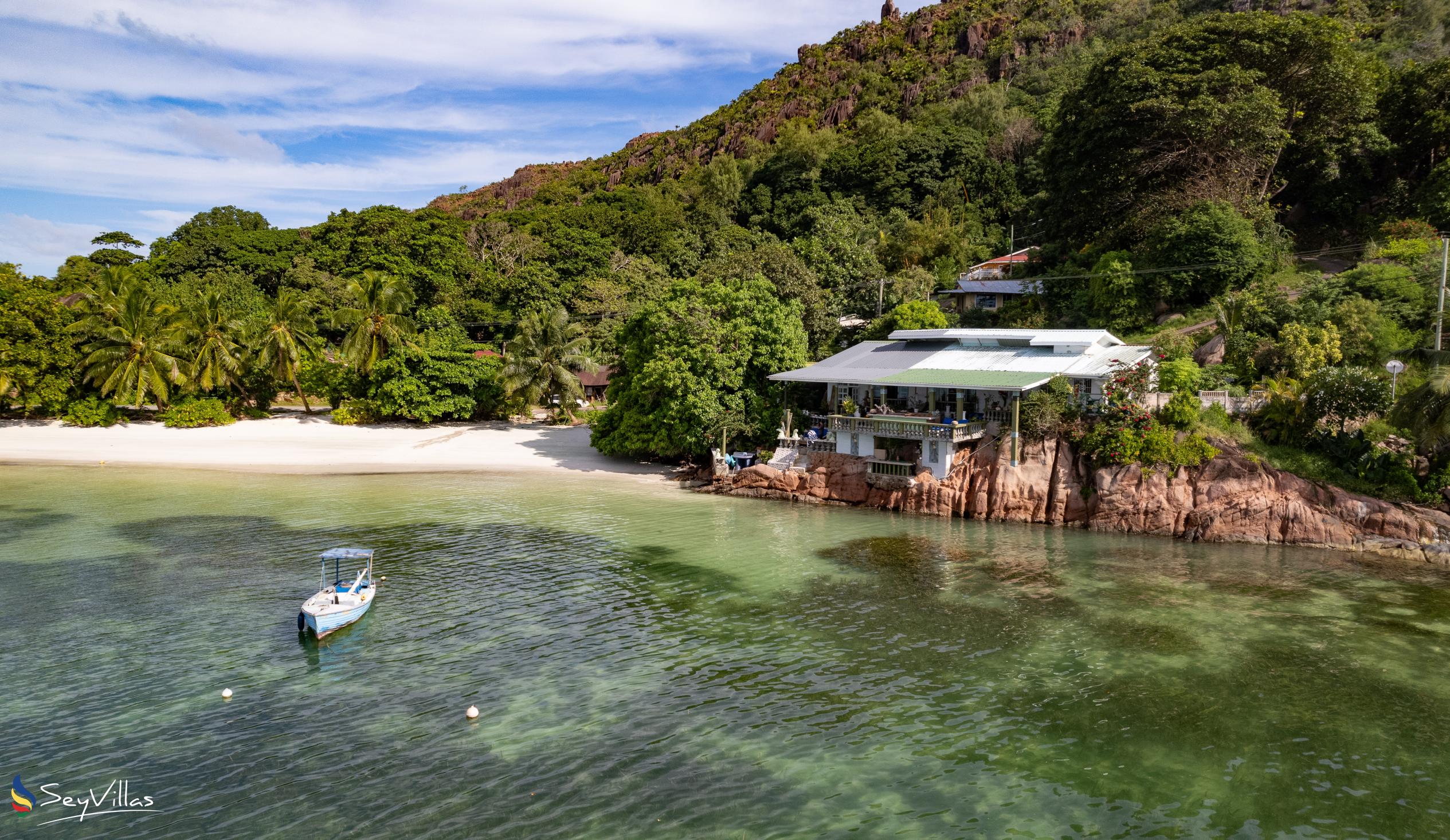 Foto 9: Savy's Place - Aussenbereich - Praslin (Seychellen)