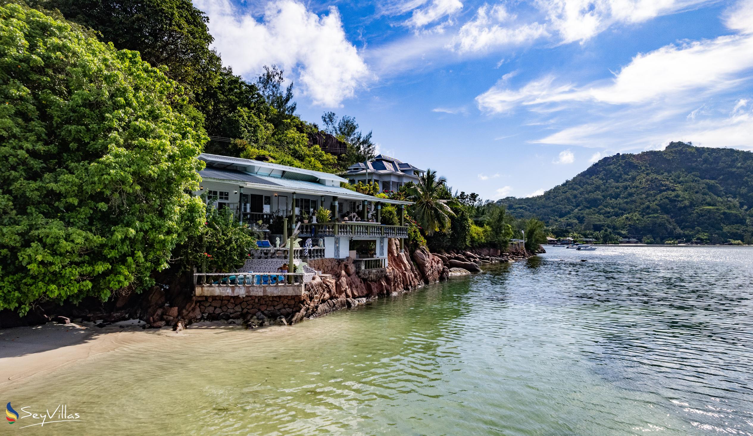 Photo 2: Savy's Place - Outdoor area - Praslin (Seychelles)