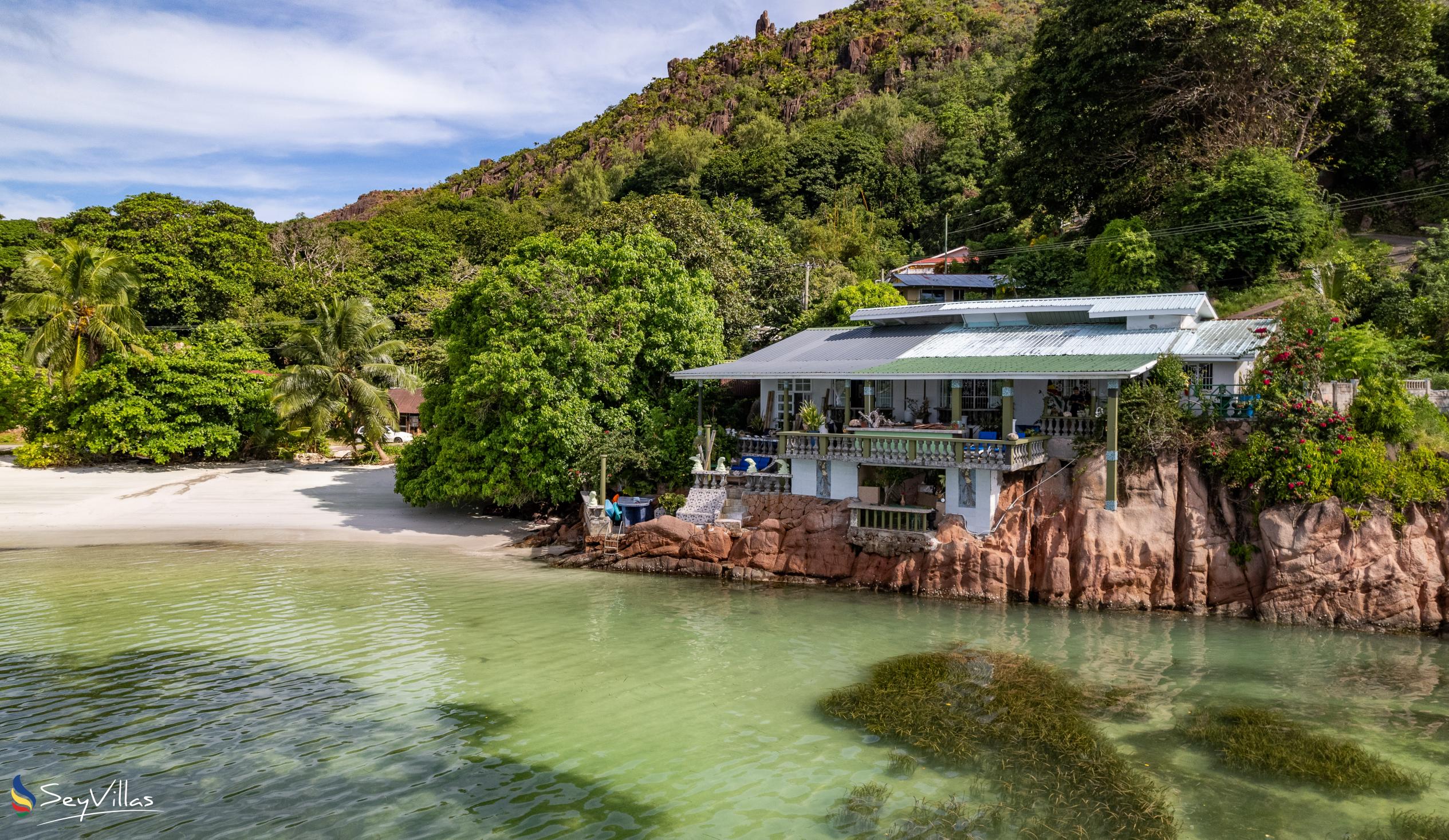 Photo 5: Savy's Place - Outdoor area - Praslin (Seychelles)