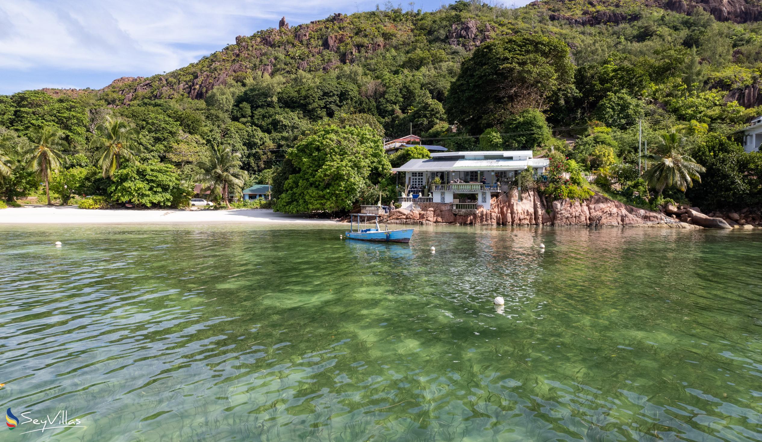 Photo 7: Savy's Place - Outdoor area - Praslin (Seychelles)