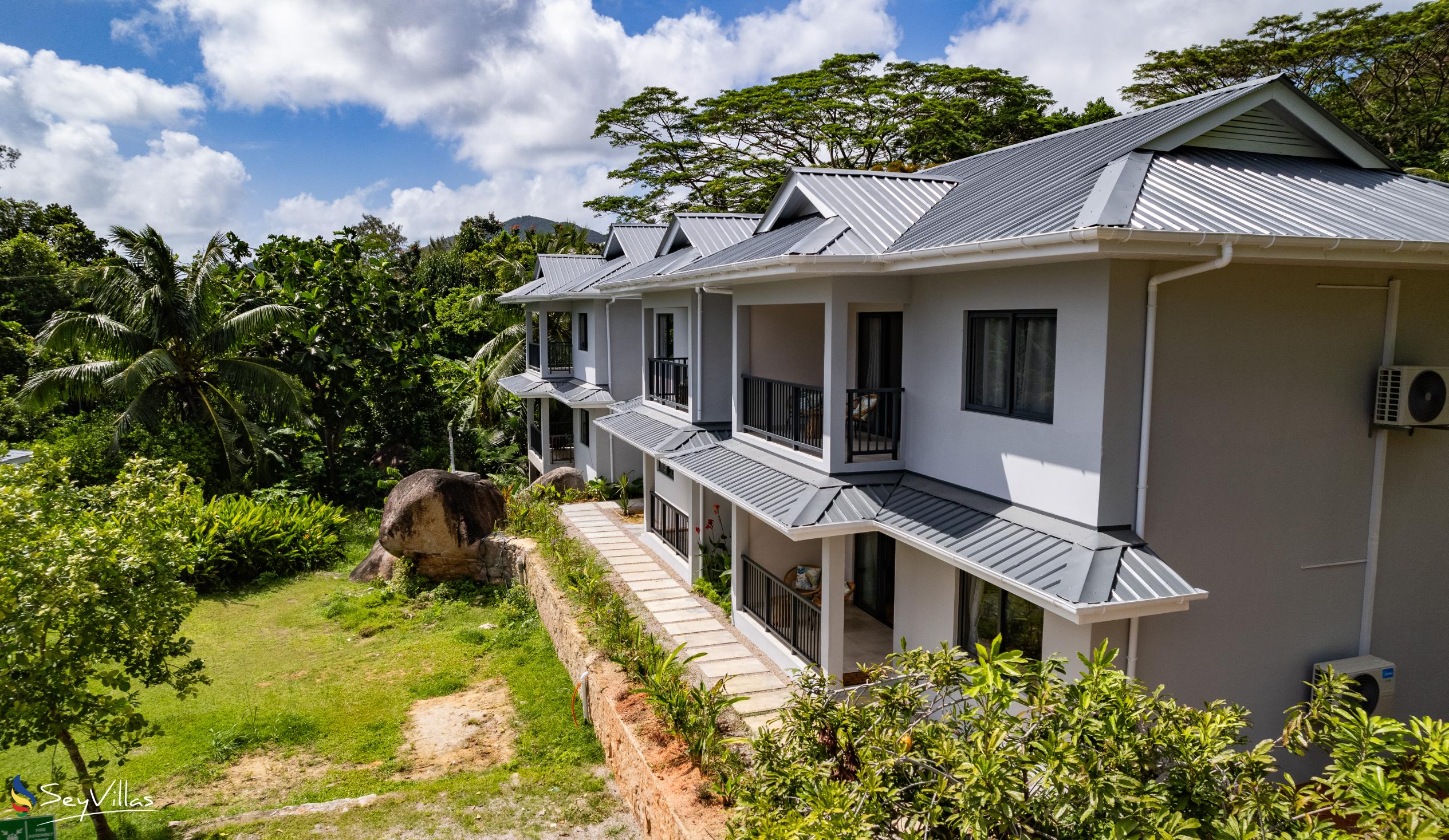 Foto 7: Anse Boudin Chalets & Villa - Aussenbereich - Praslin (Seychellen)